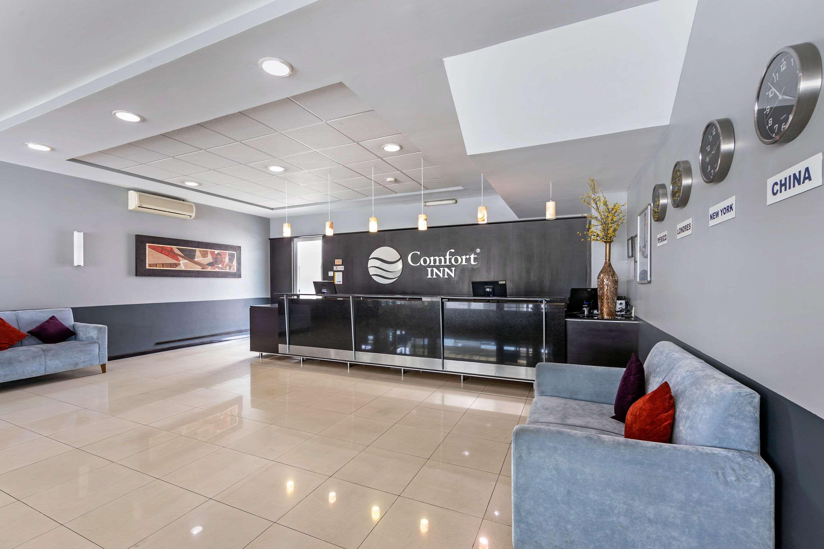 Vista Lobby Comfort Inn Morelia