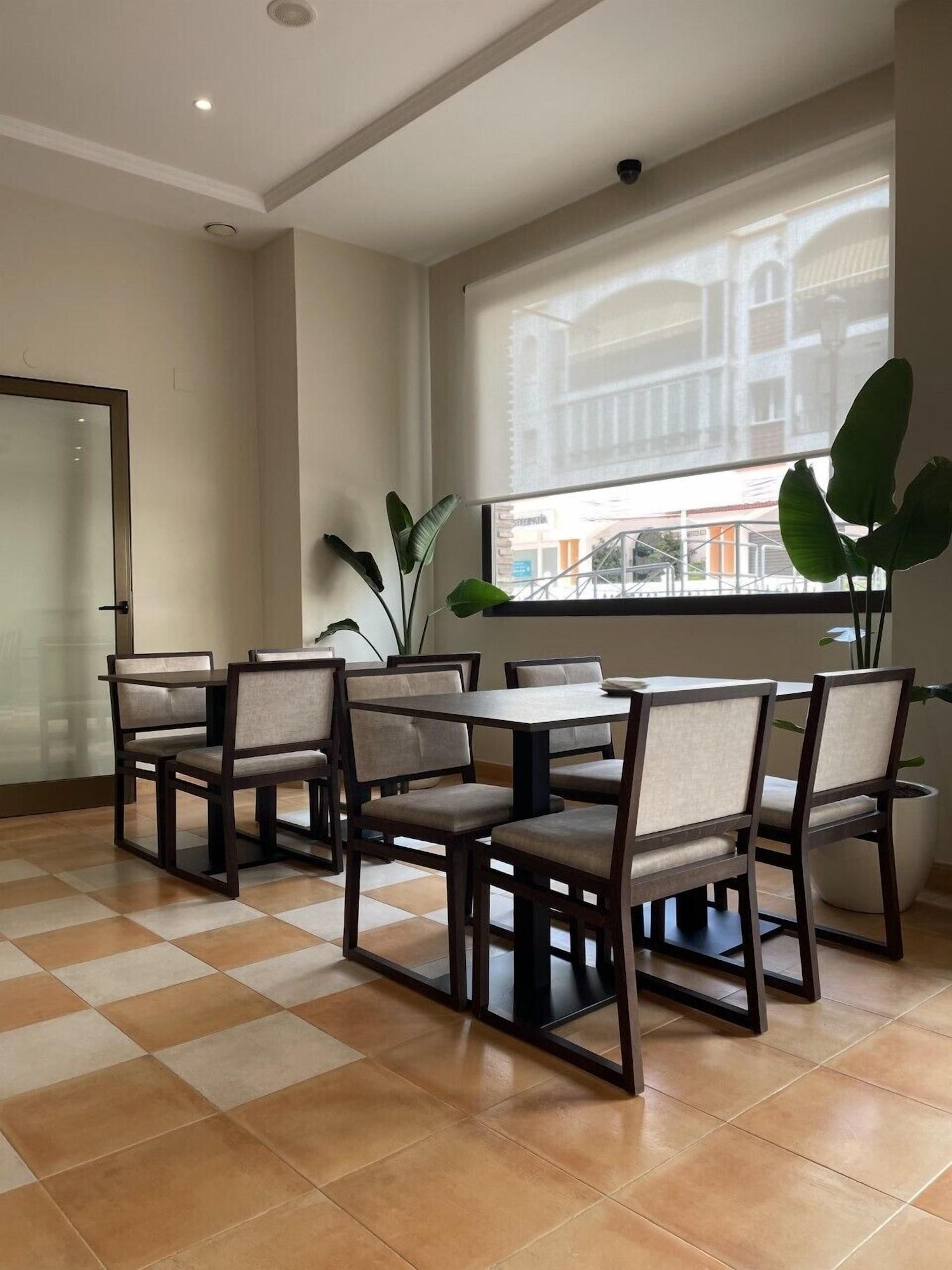 Bar/Salón Hotel Almijara – Mares