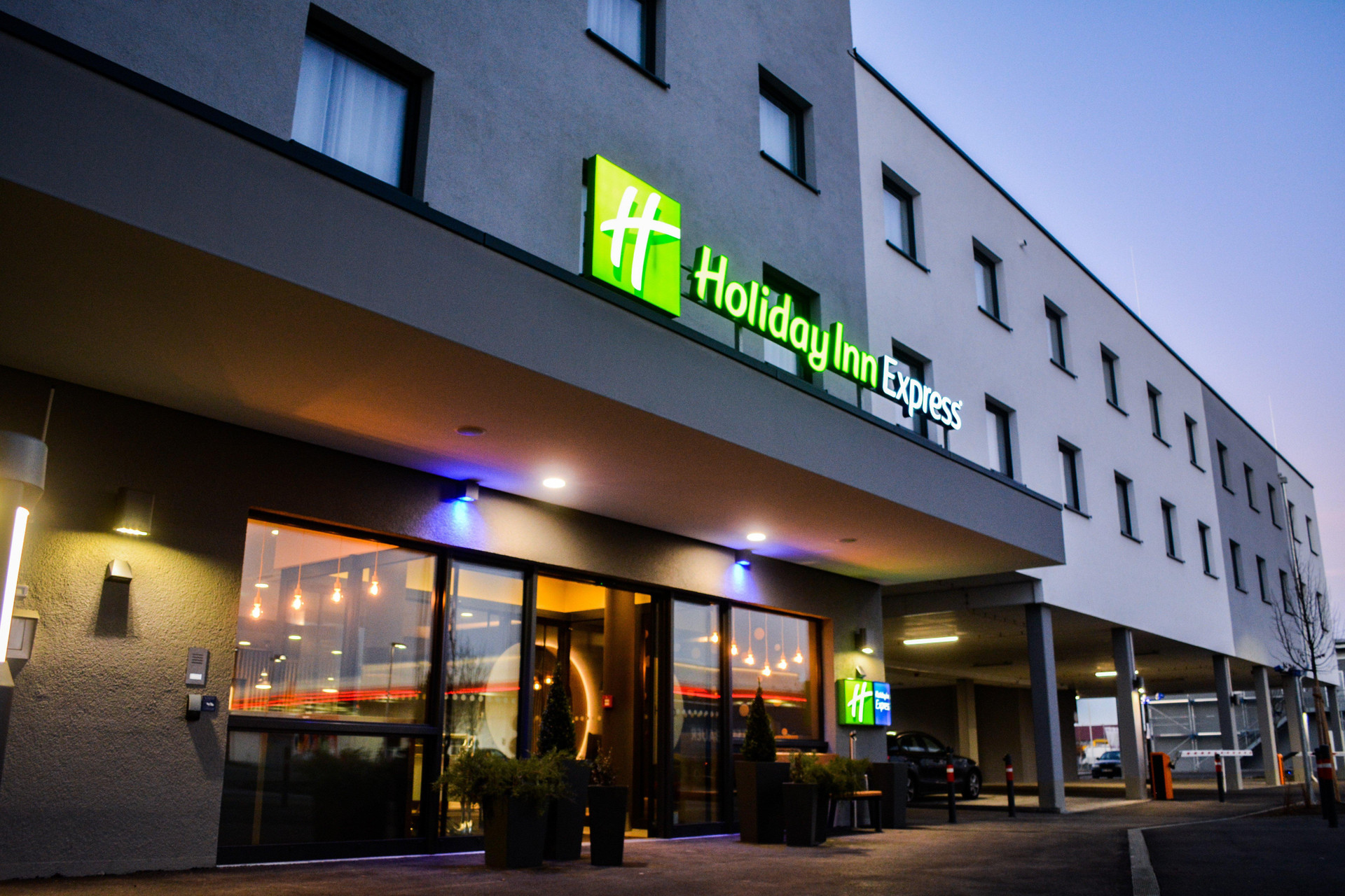 Vista Exterior Holiday Inn Express Munich Olching by IHG