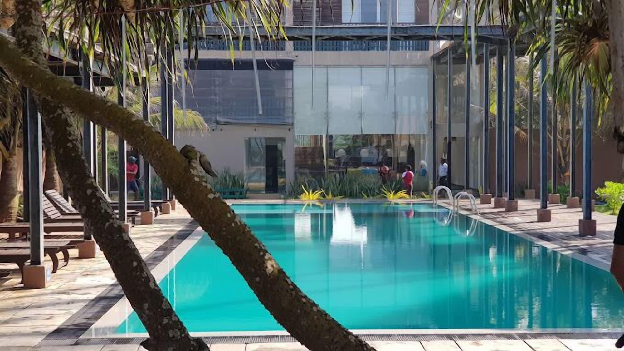 Equipamiento de Habitación Saprin Beach Resort