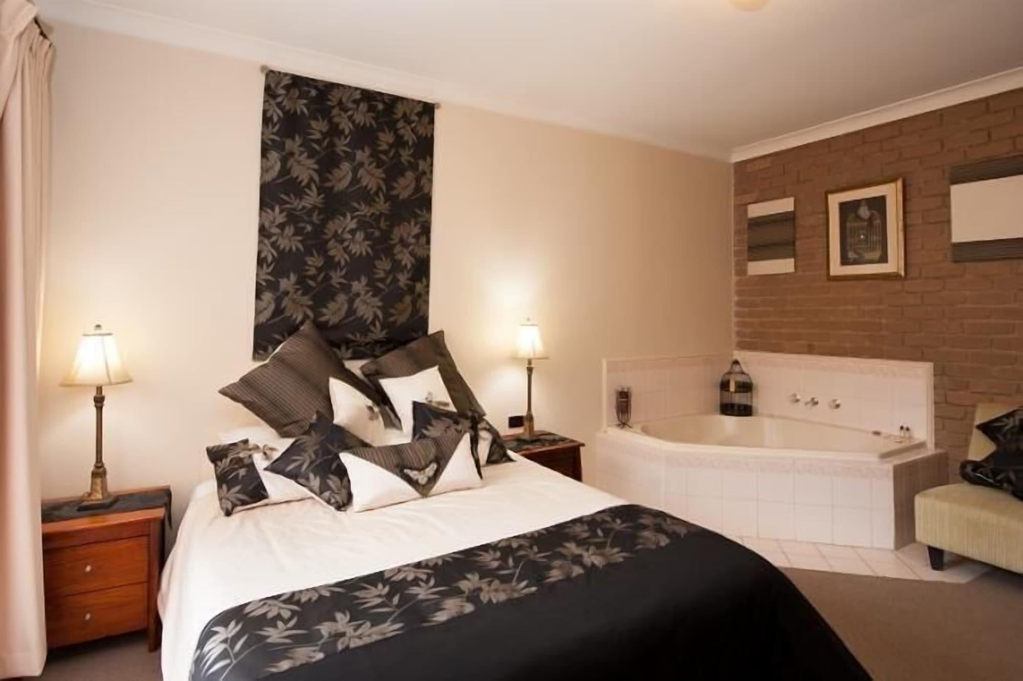 Spa Albury Classic Motor Inn