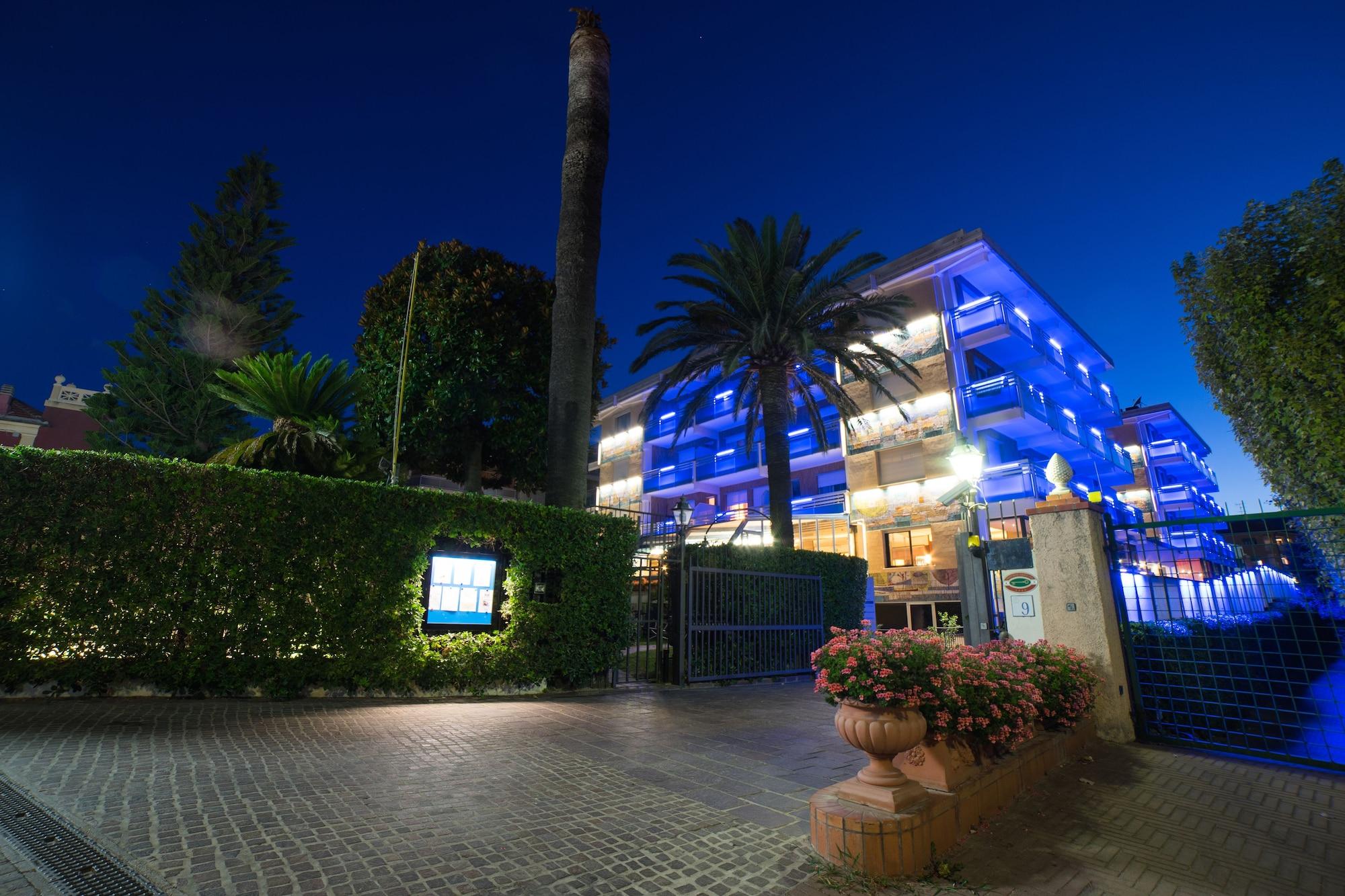 Vista Exterior Hotel Garden Lido