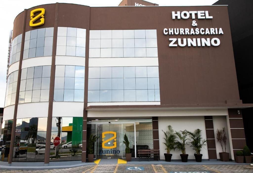 Varios Hotel Zunino