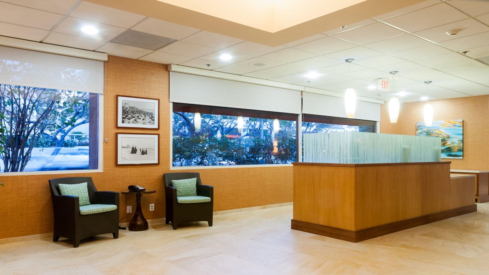 Vista Lobby Gateway Hotel Santa Monica
