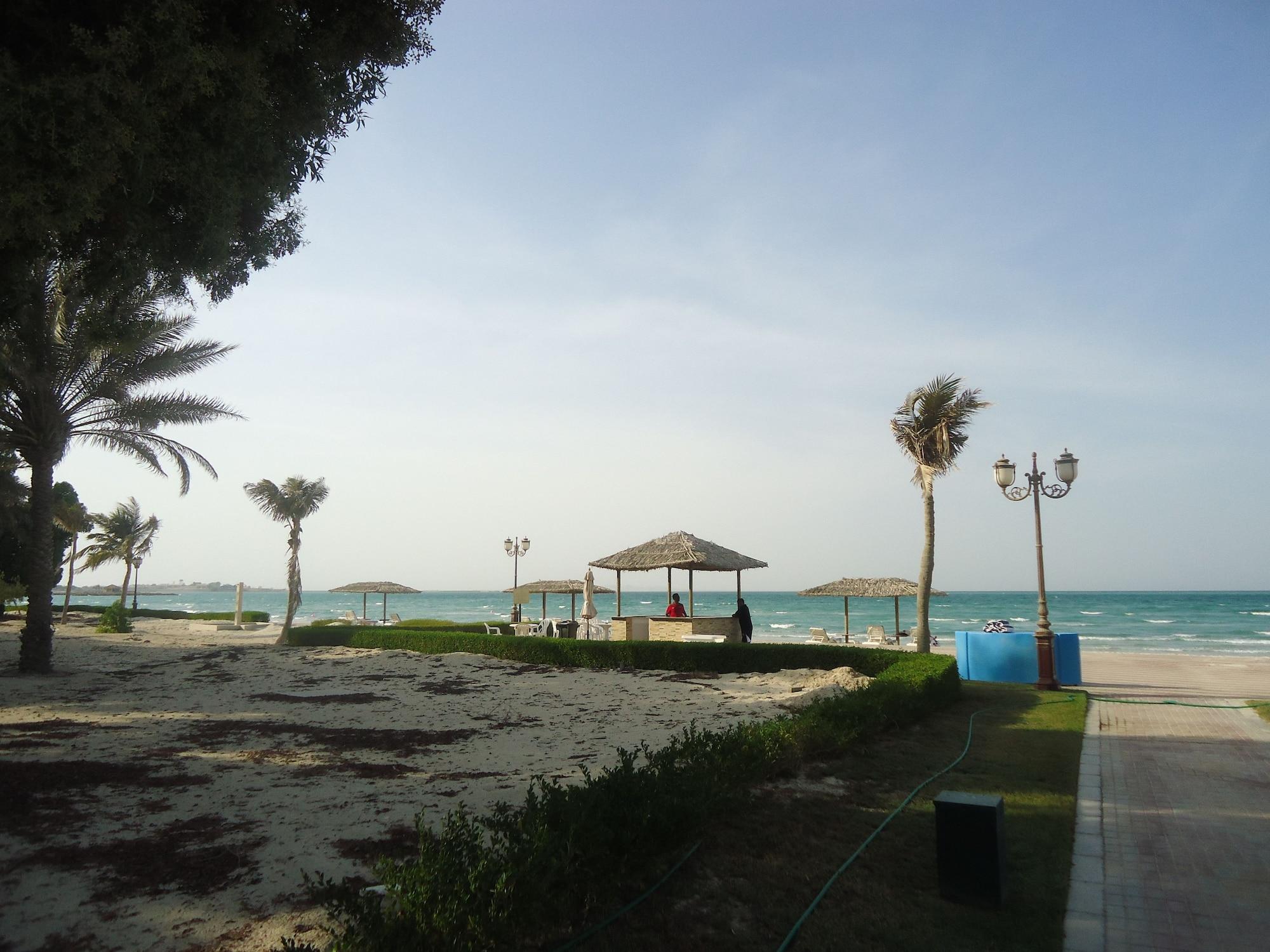 Playa Dhafra Beach Hotel