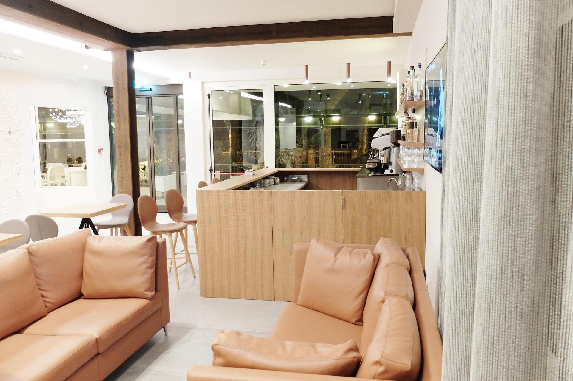 Bar/Salón Hotel Aurea