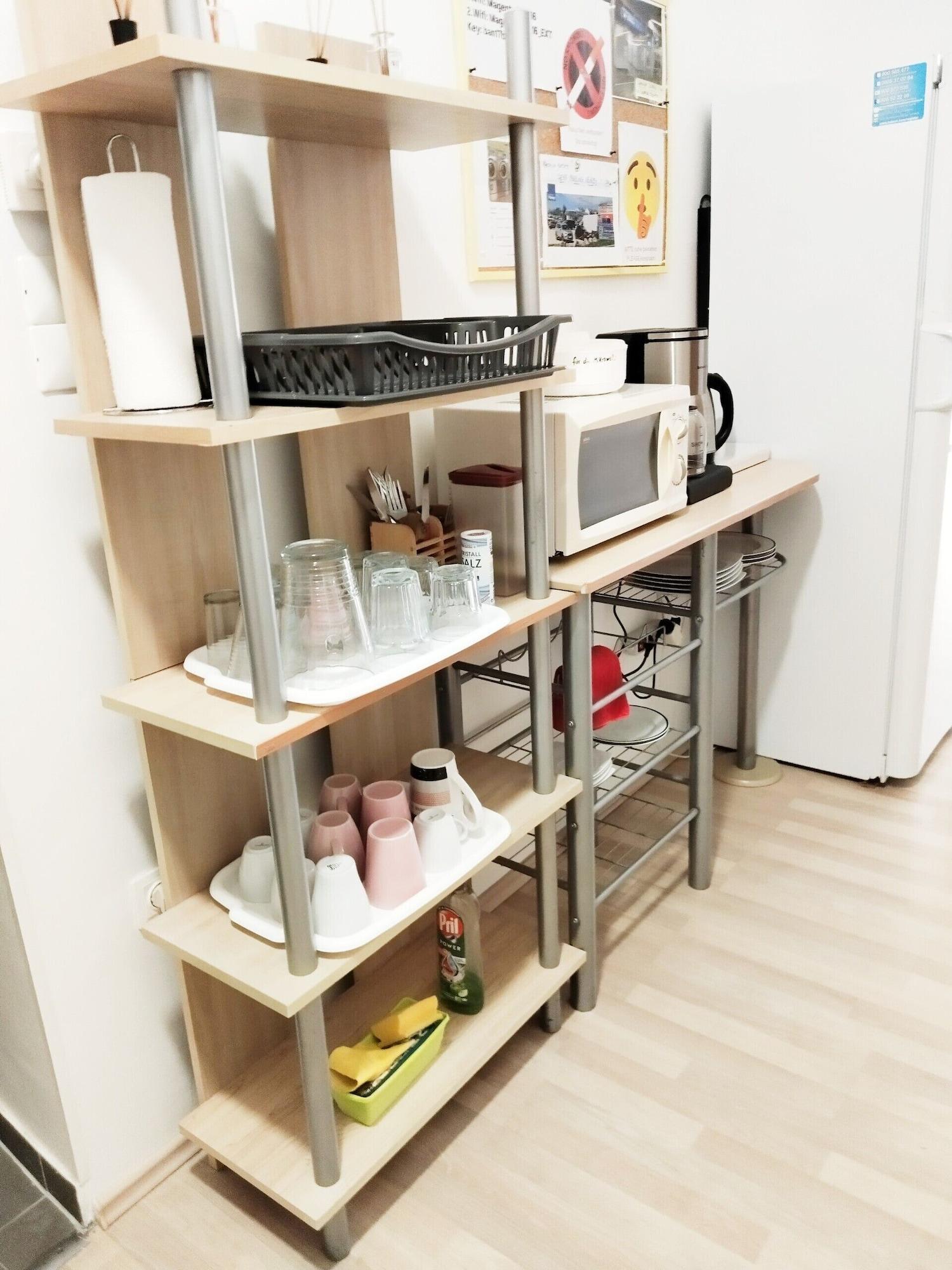 Equipamiento de Habitación FAVORIT-ROOMS , Metro connection to Centralstation-Airport and City-Center
