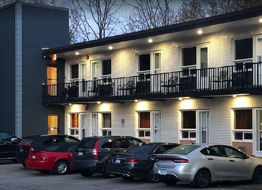 Varios Sunrise Inn