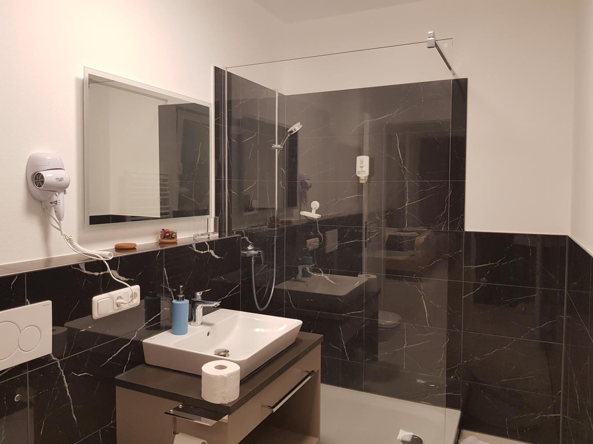 Equipamiento de Habitación Hotel Emiliana am Bahnhof