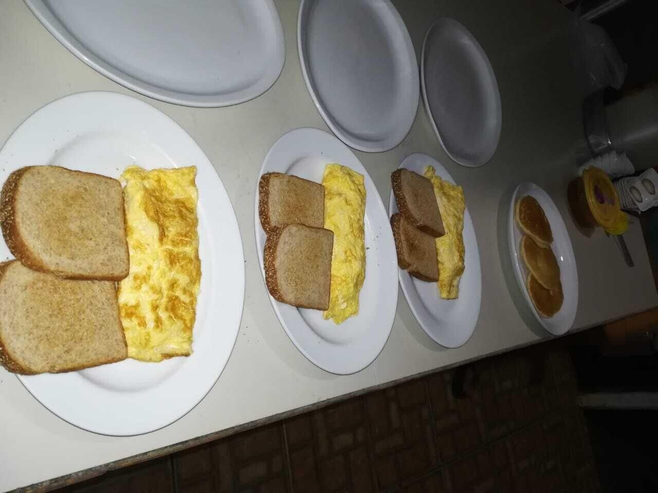 Restaurant Jonny's cabins drake day