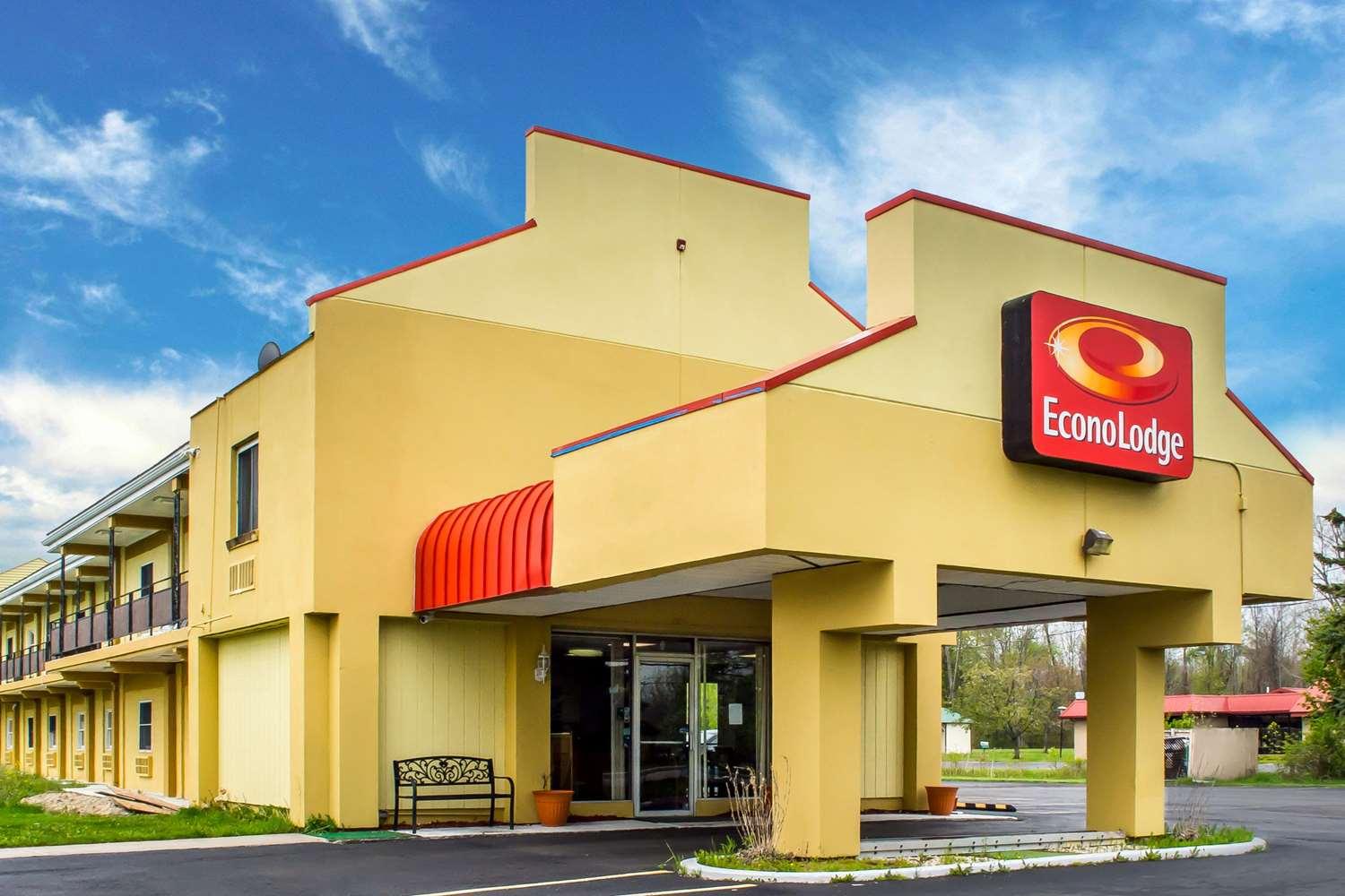 Vista Exterior Econo Lodge Brockport