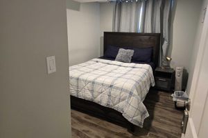 Renta Vacacional - Amazing 4 Bedrooms Entire Home in Winnipeg with Free parking, Wi-fi and more
