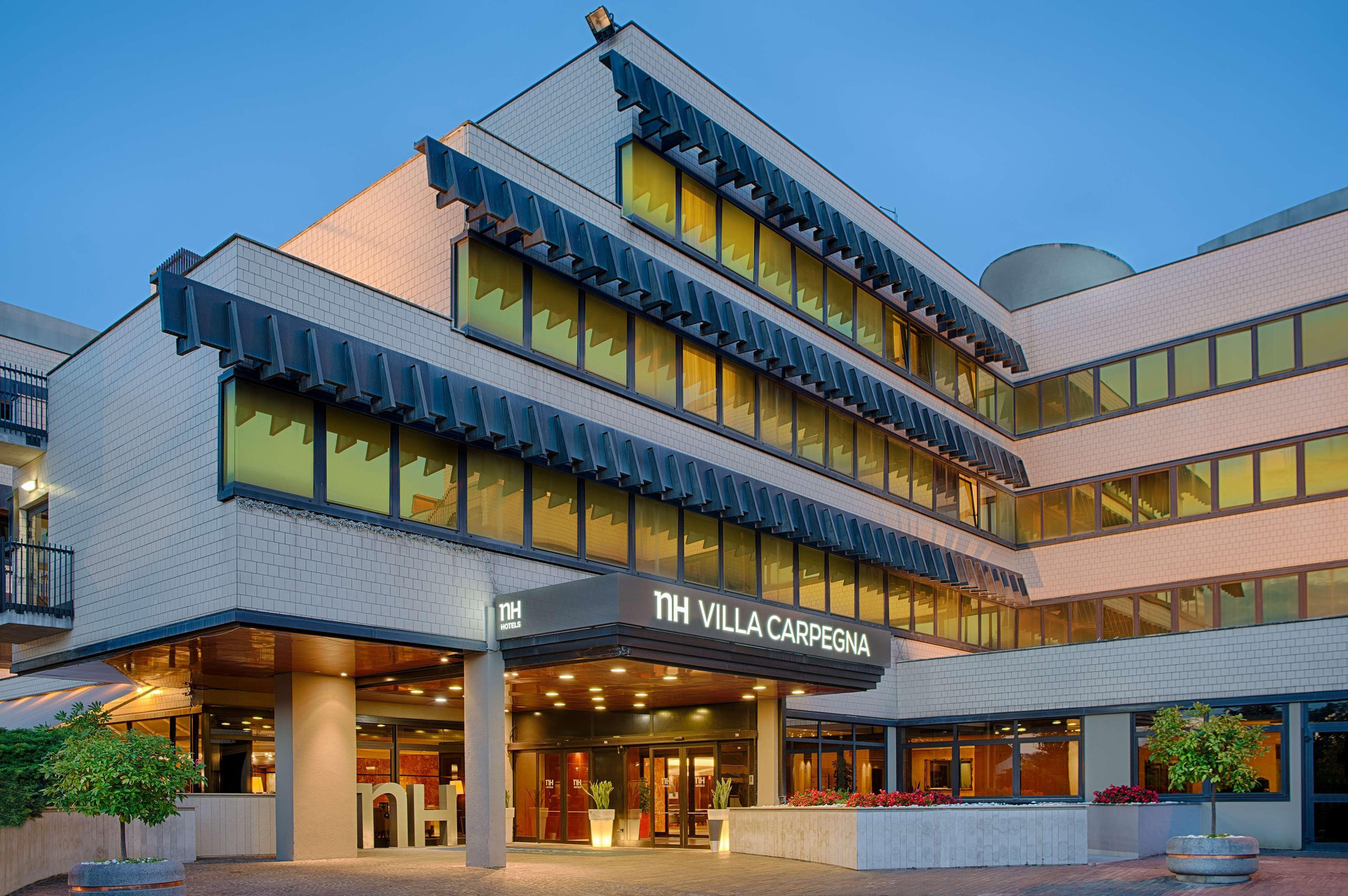 Vista Exterior NH Roma Villa Carpegna