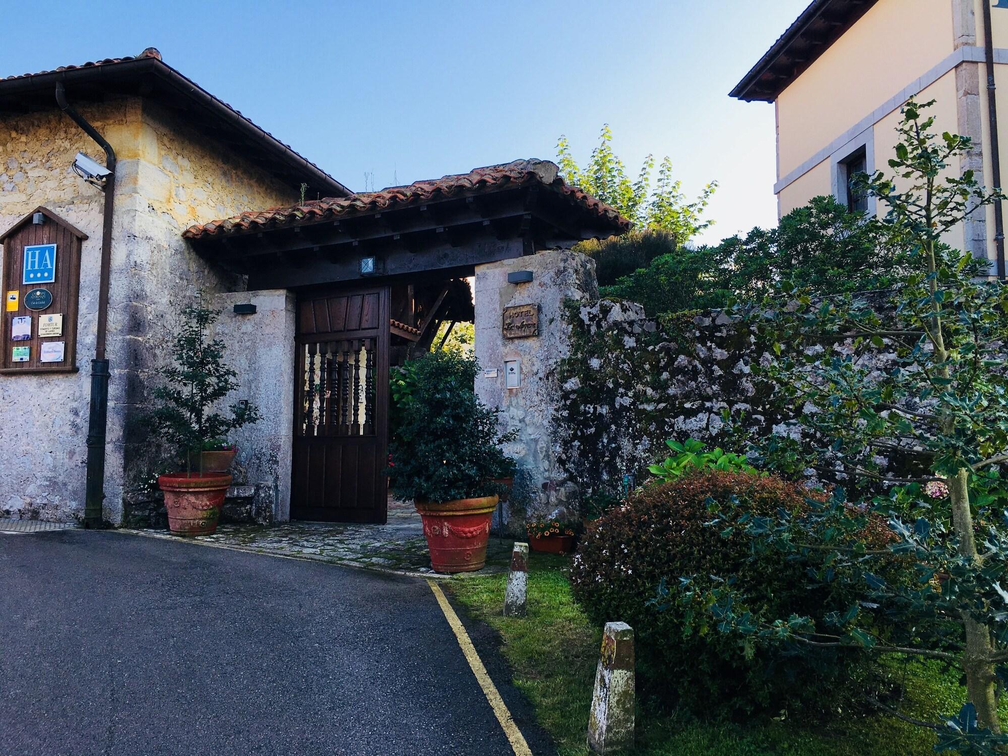 Varios Hotel La Arquera