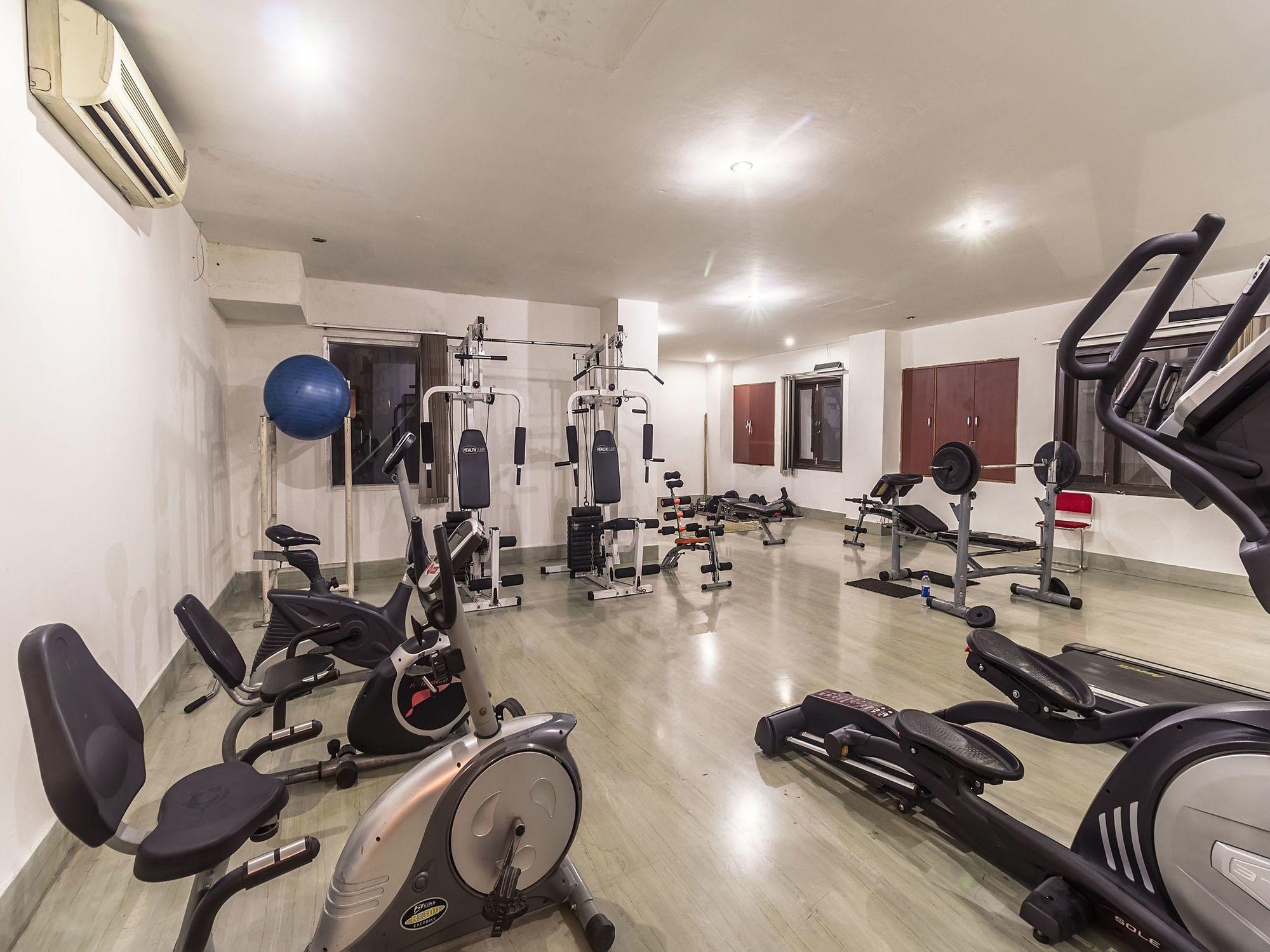 Gimnasio OYO 8450 Hotel Grand Starline