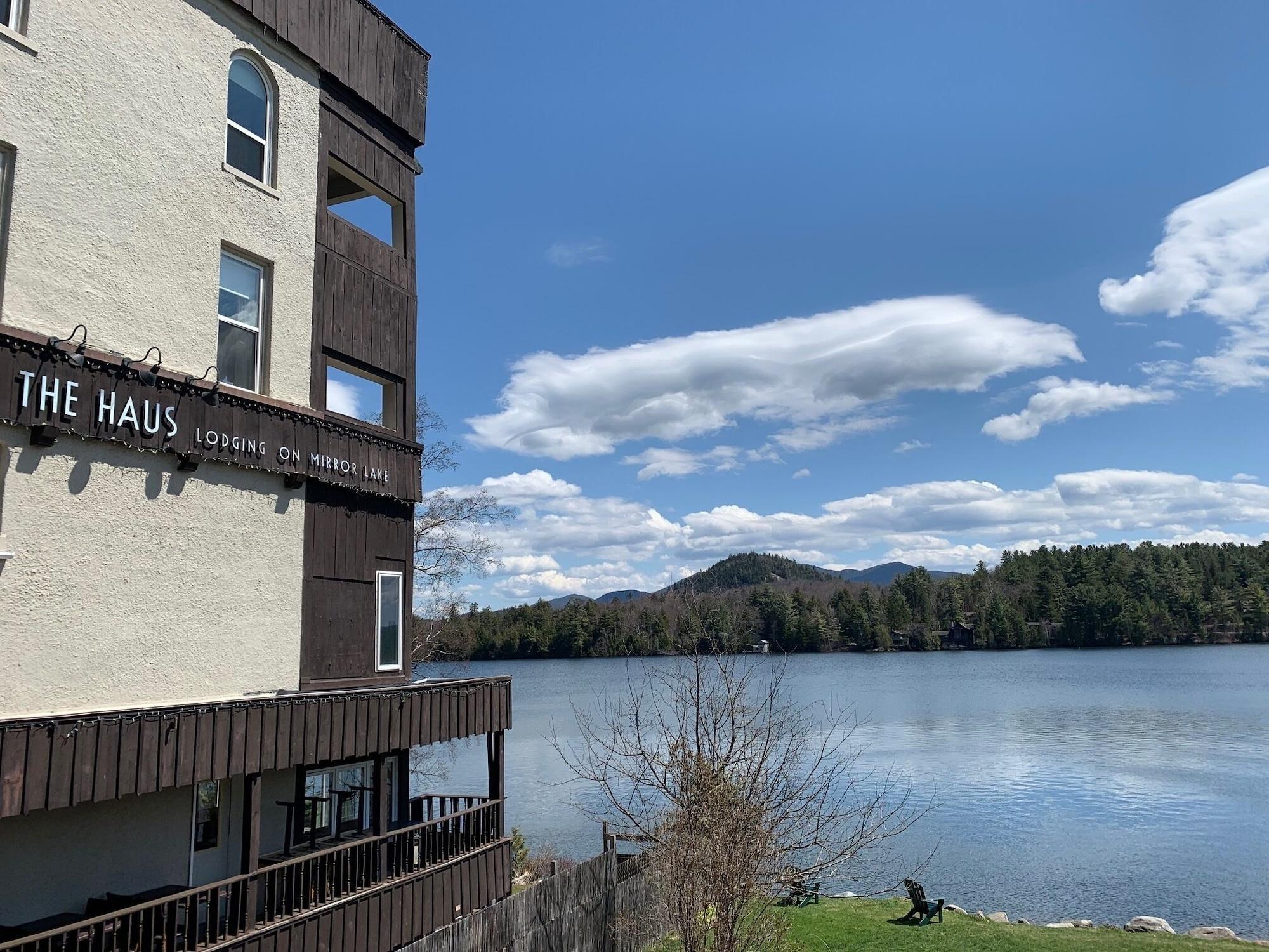 Varios The Haus on Mirror Lake