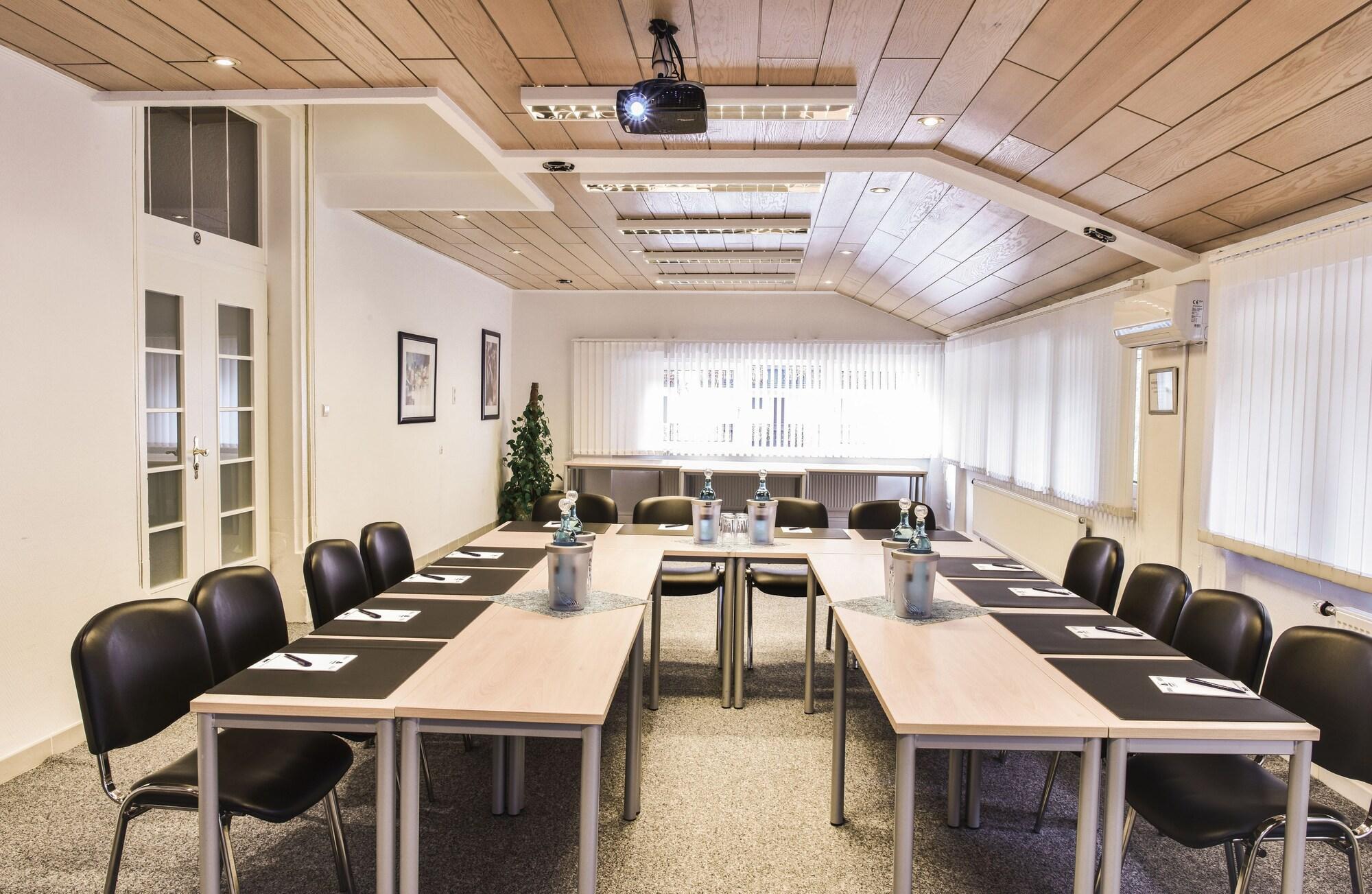 Centro de Negocios Hotel Barbarossahof