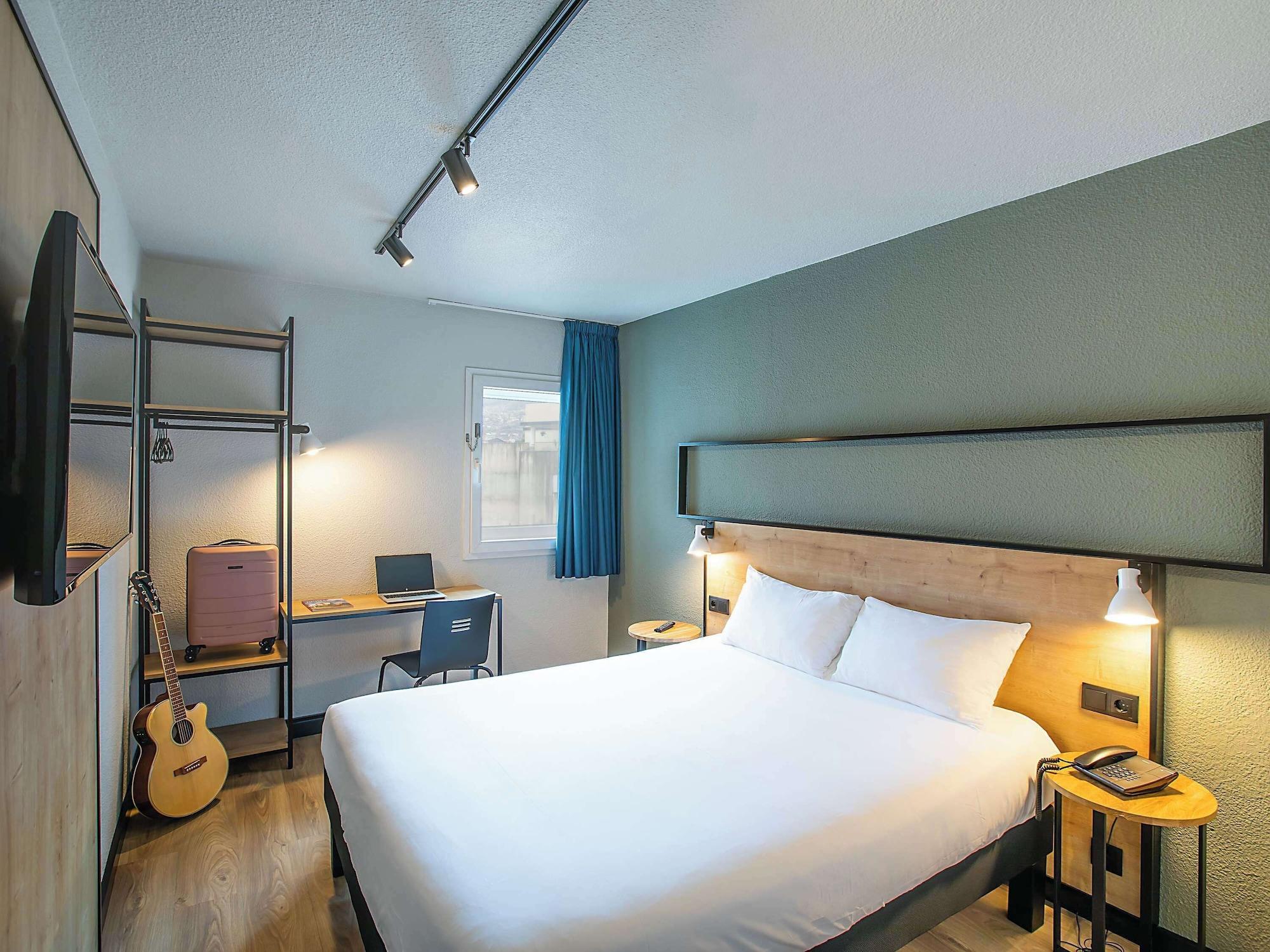 Varios Ibis Guimaraes