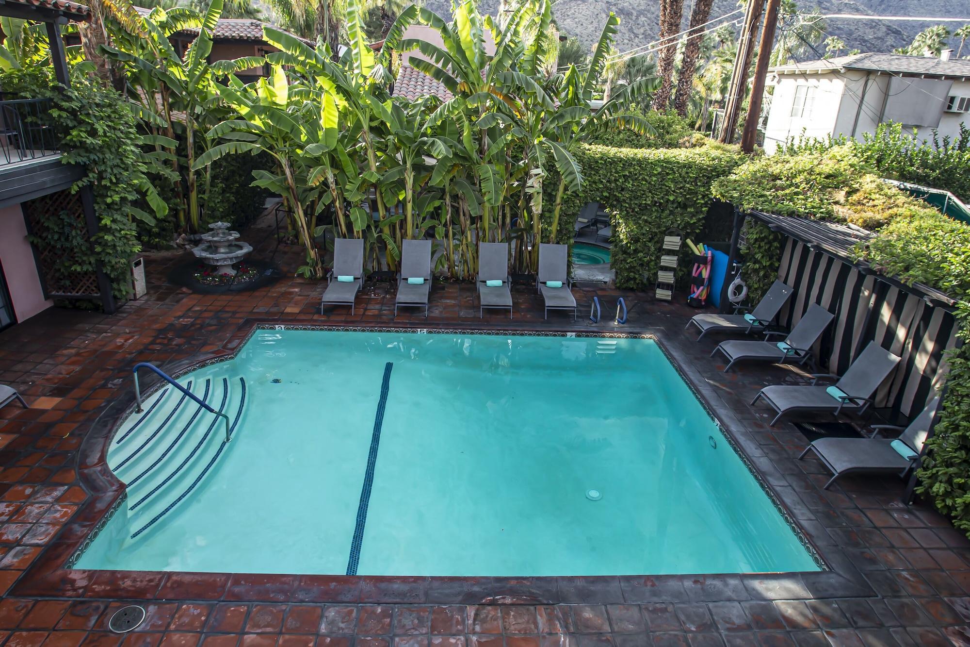 Vista Lobby Hotel California - A Town & Desert Boutique Hotel