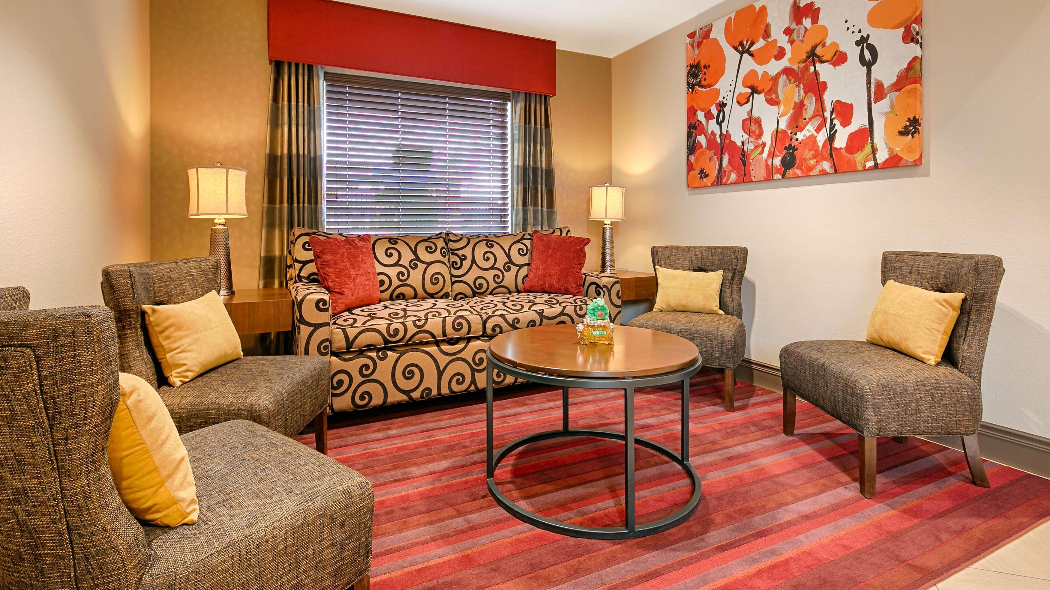 Vista Lobby Best Western Fallon Inn & Suites