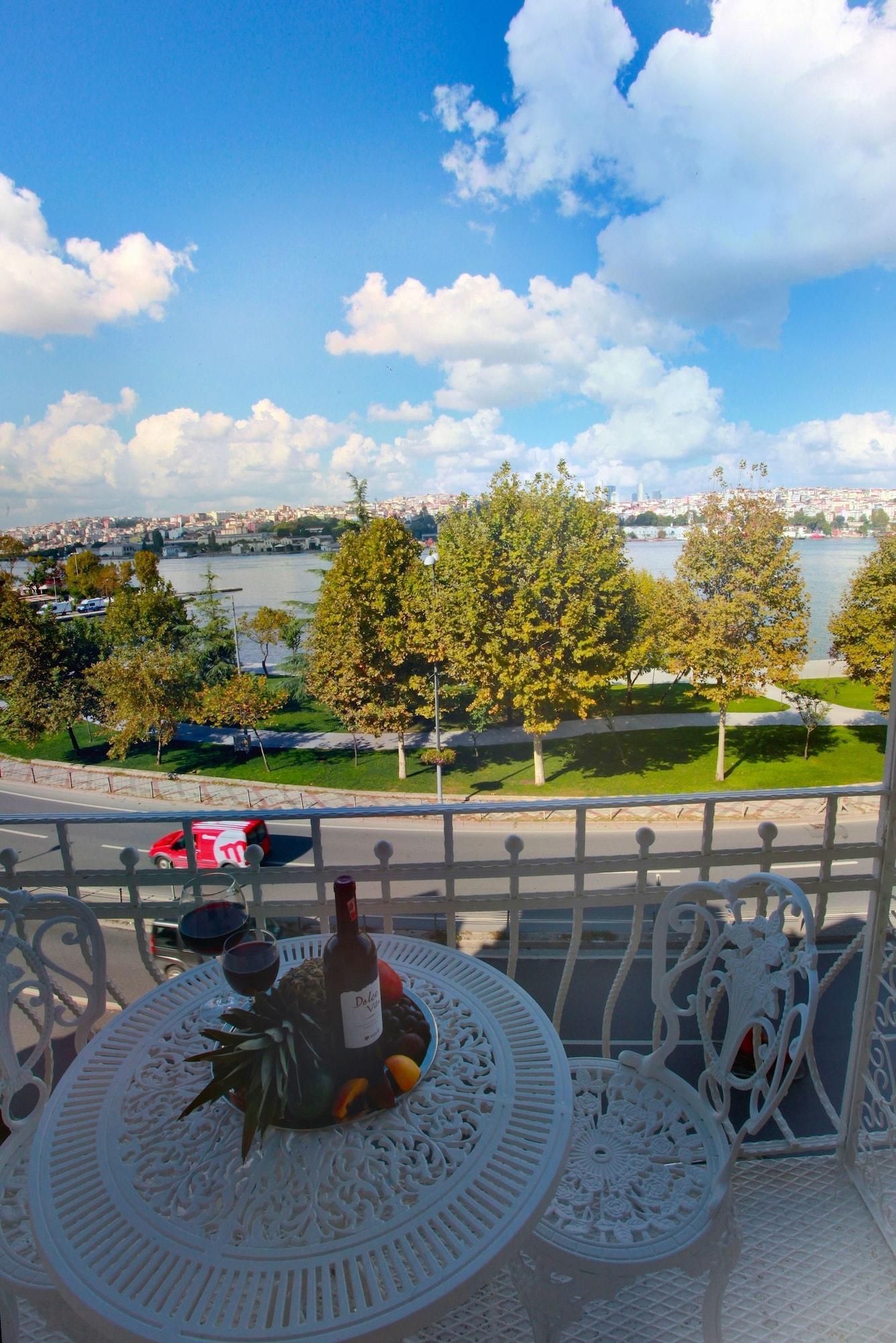 Vista Exterior Troya Hotel Balat - Special Class