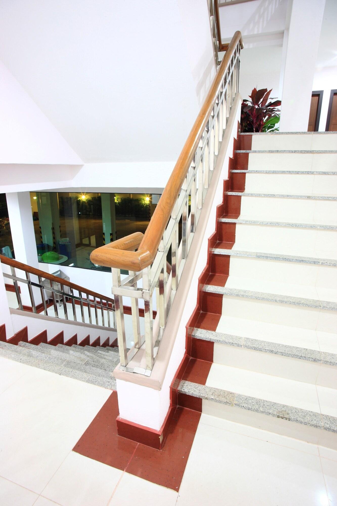 Varios Pattara Place