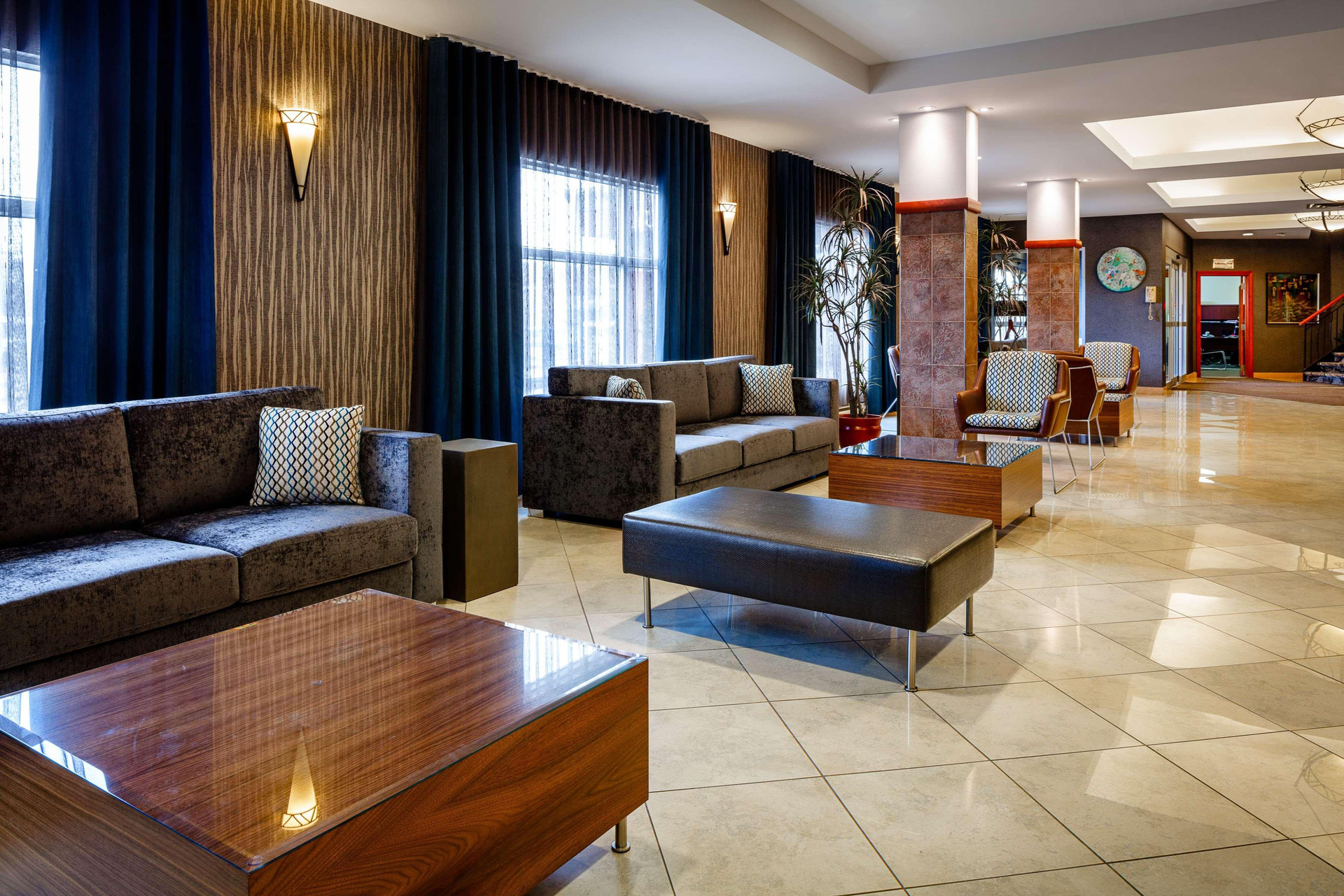 Vista Lobby Auberge Royal Versailles