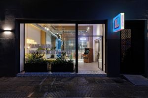 Alojamiento - Retroverse Hostel