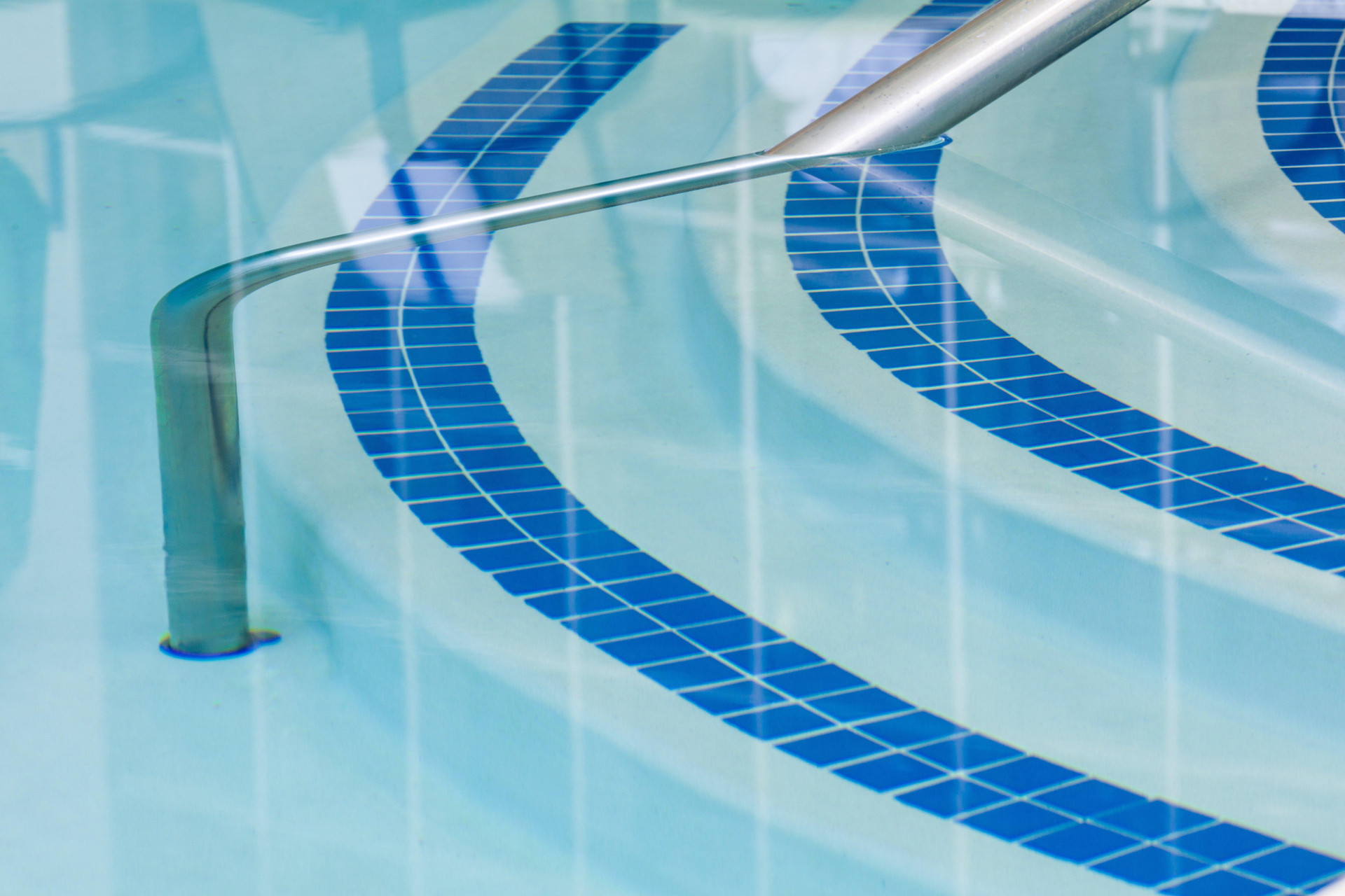 Vista Piscina Holiday Inn Manchester Airport by IHG
