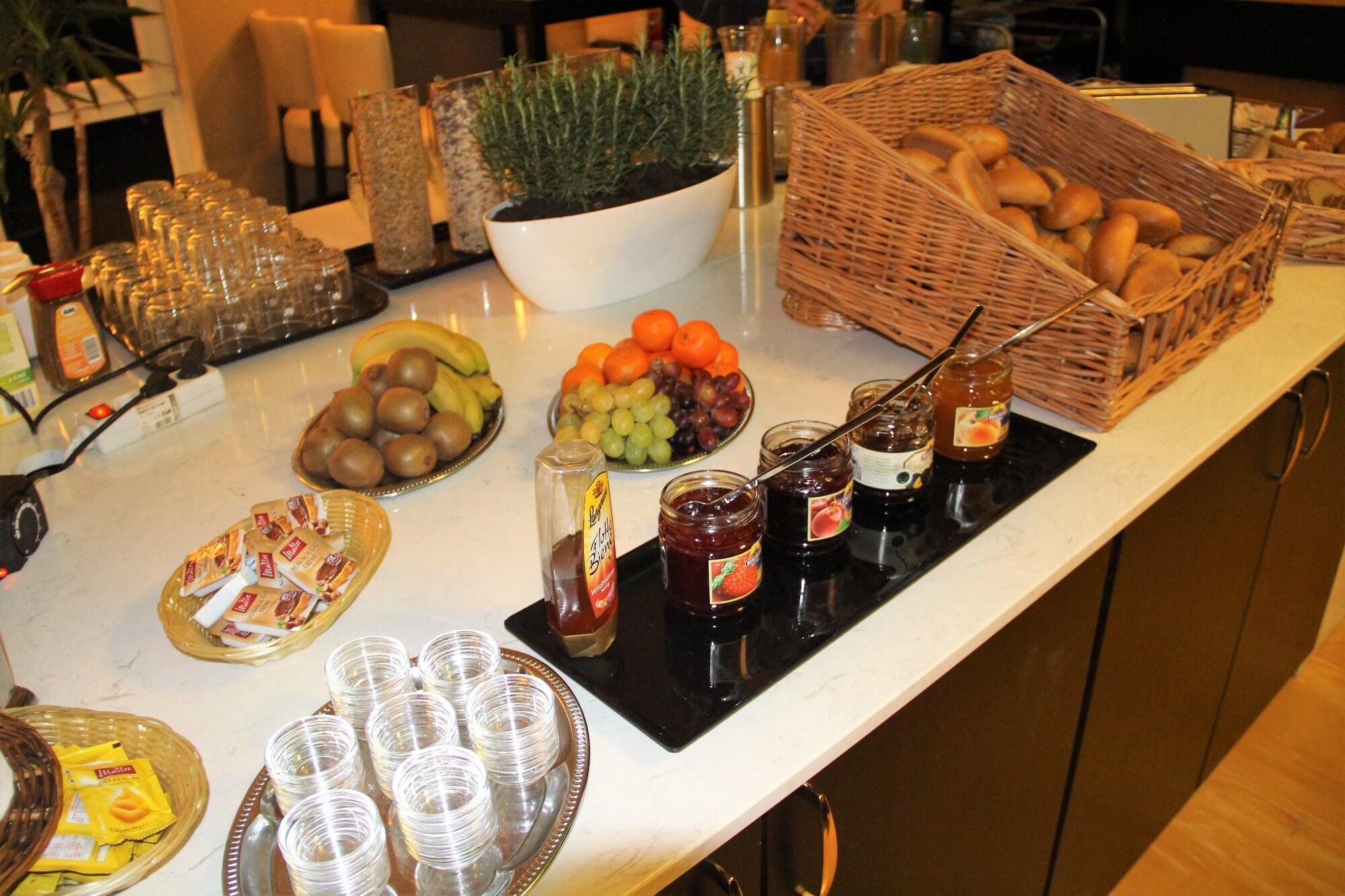 Restaurant Check Inn Hotel