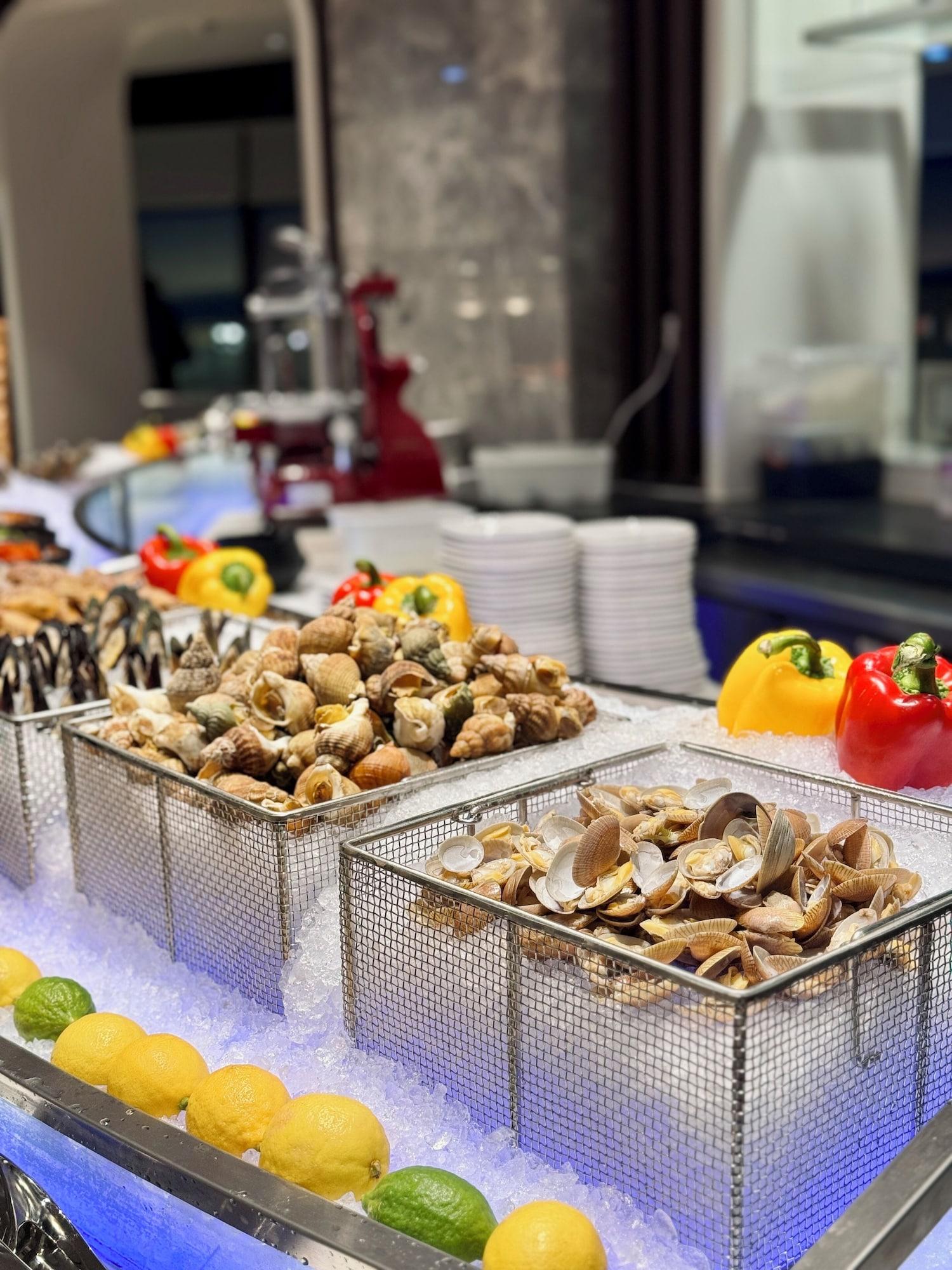 Restaurant Asia International Hotel Guangzhou - Overseas Buyer Registration Services in Hotel & Free Shuttle between Hotel and Exhibition Center during Canton Fair