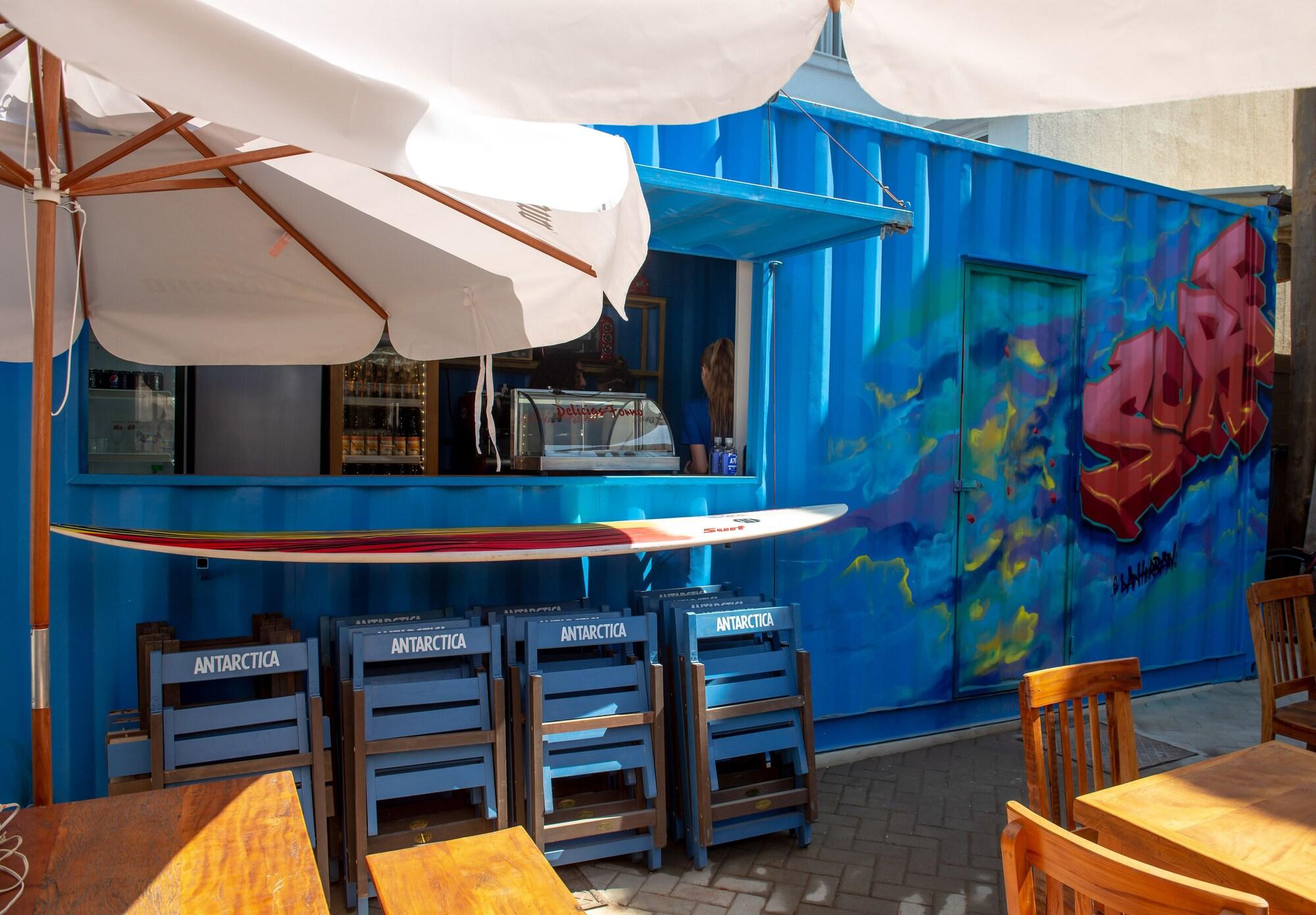 Restaurant Surf Club Longboard Paradise Hostel