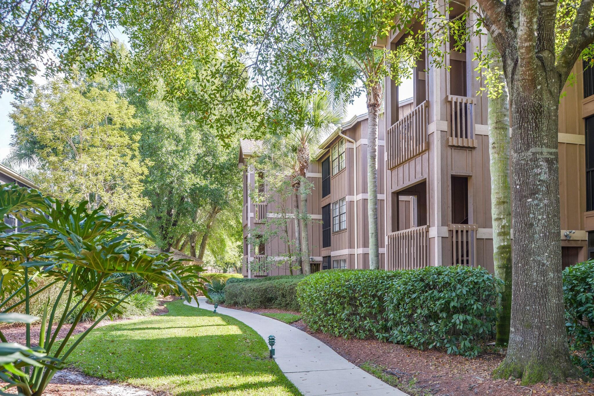 Vista Exterior Hilton Vacation Club Polynesian Isles Kissimmee