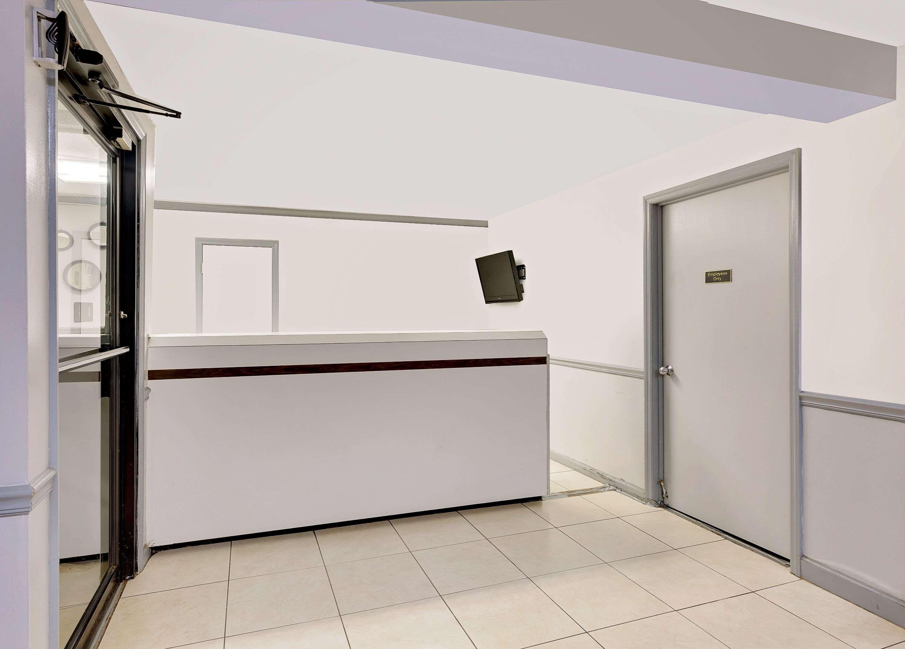 Vista Lobby Super 8 by Wyndham Athens