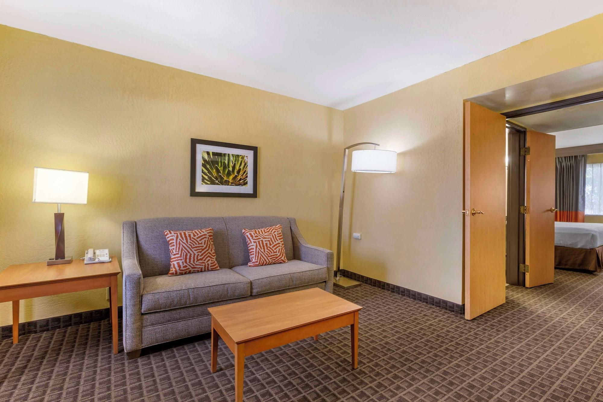 Habitación Best Western Plus Scottsdale Thunderbird Suites