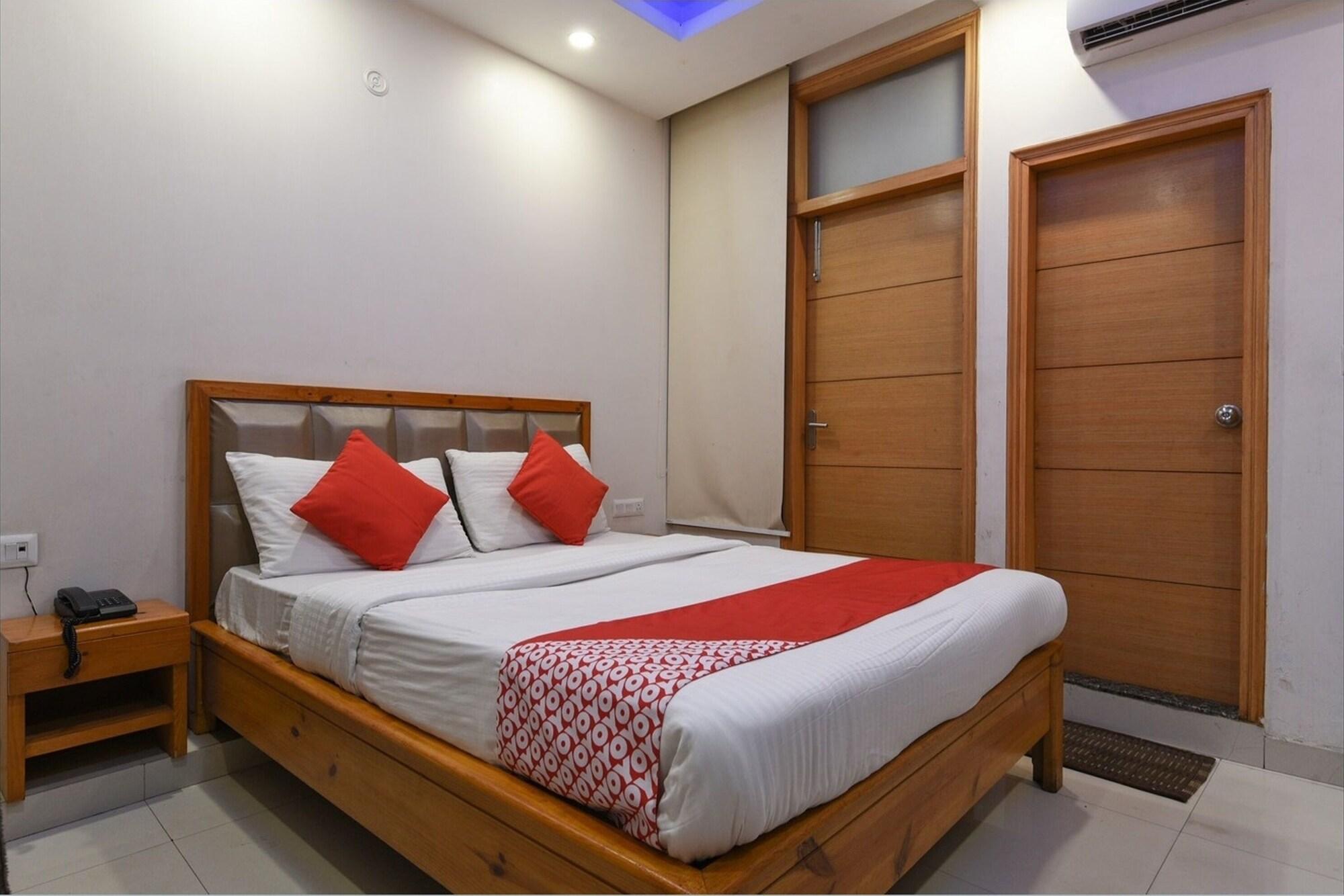 Varios Hotel Mahal