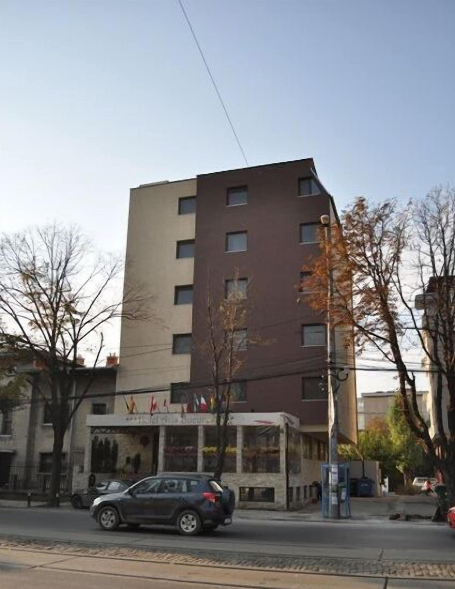 Vista Exterior Hotel Avis