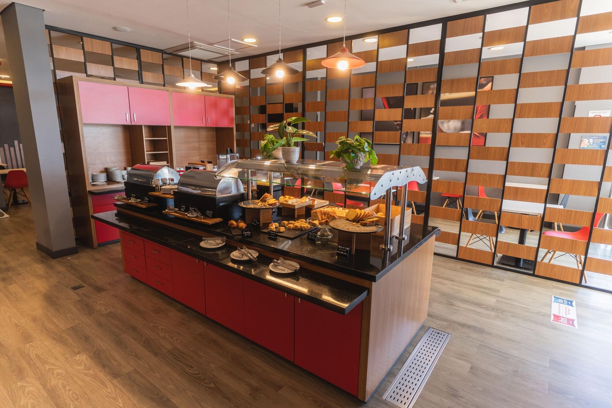 Restaurant Ibis Budget - Circuito da Fé