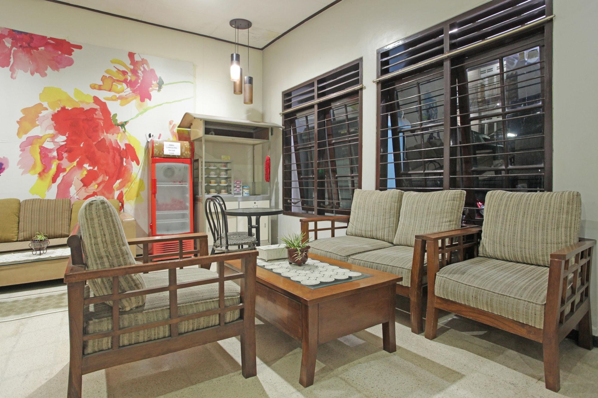 Vista Lobby RedDoorz @ Soekarno Hatta 2