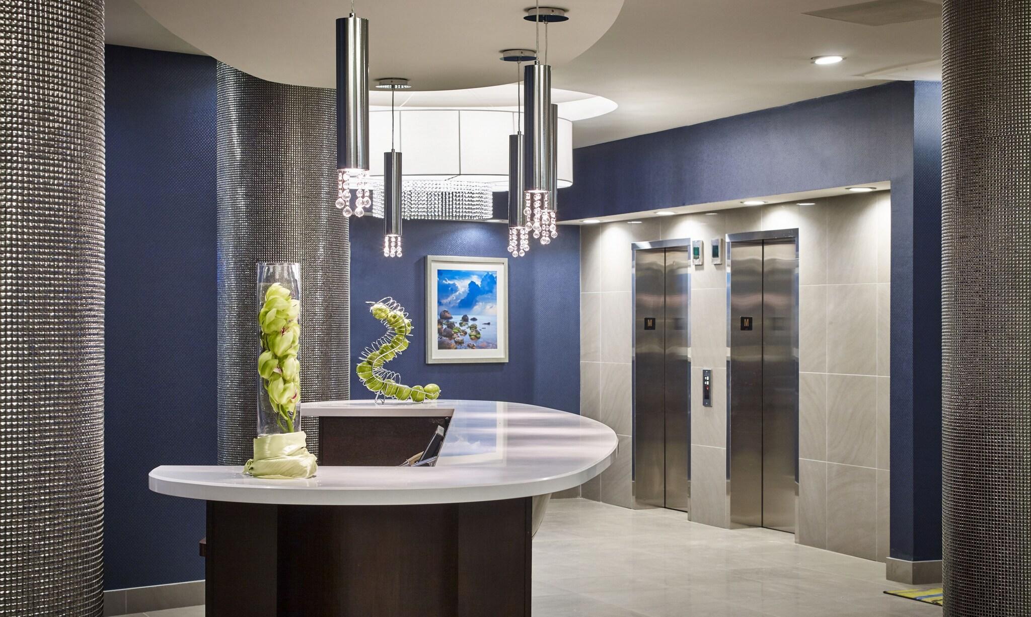 Vista Lobby Waterfront Hotel Downtown Burlington
