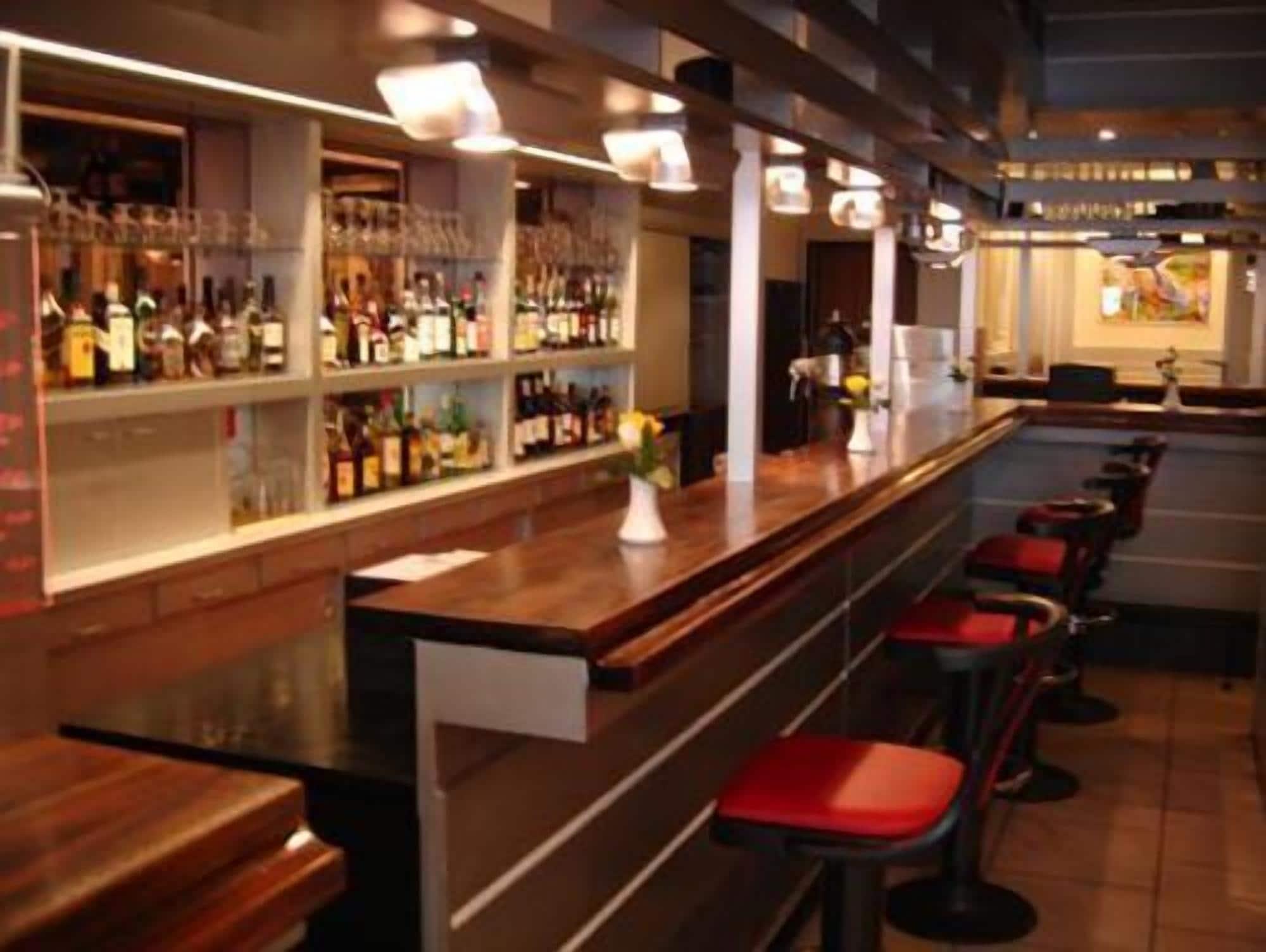 Bar/Salón Hotel Acon