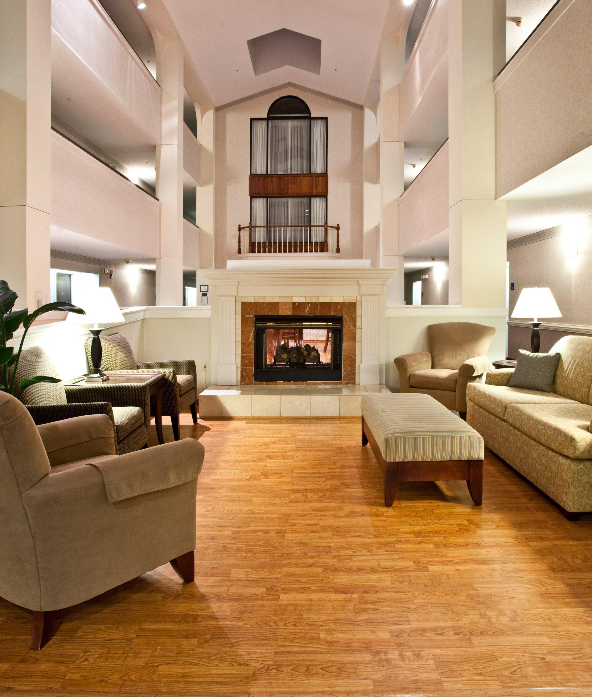 Vista Lobby Holiday Inn Express & Suites Milton East I-10