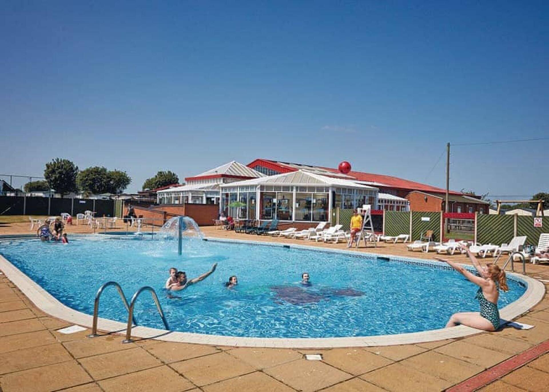 Vista Piscina 2 Bed-sleeps 6-free Parking-pet Friendly