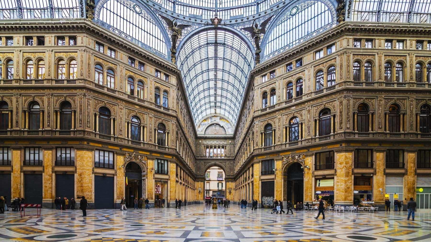 Vista Exterior Napoli's Gold Hotel