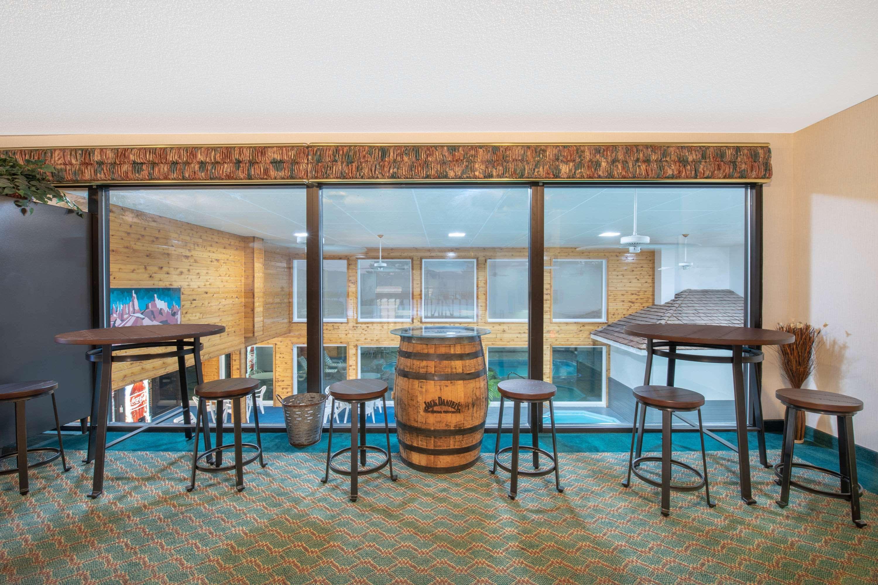 Vista Exterior Travelodge by Wyndham Spearfish