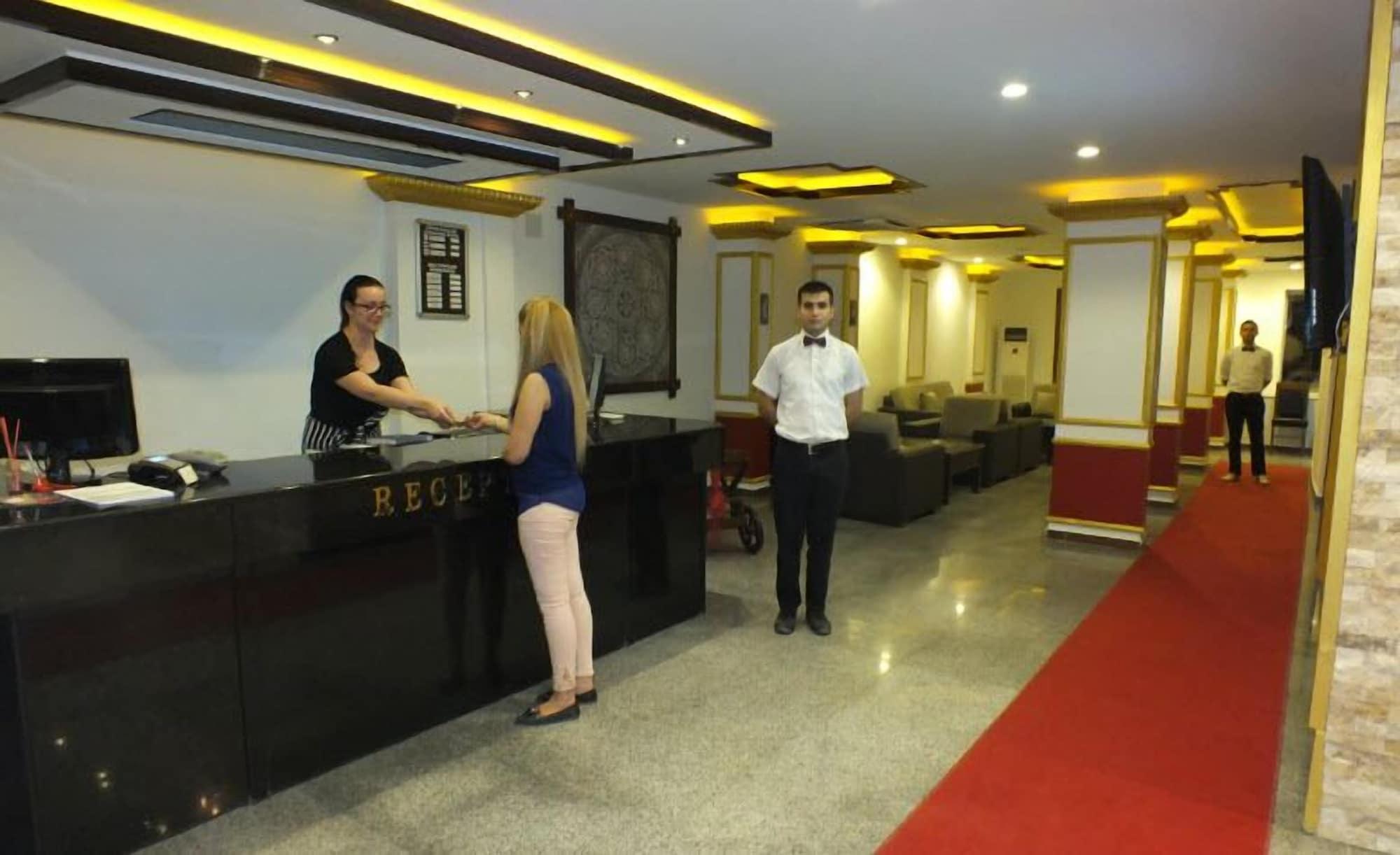 Vista Lobby Grand Onur Hotel