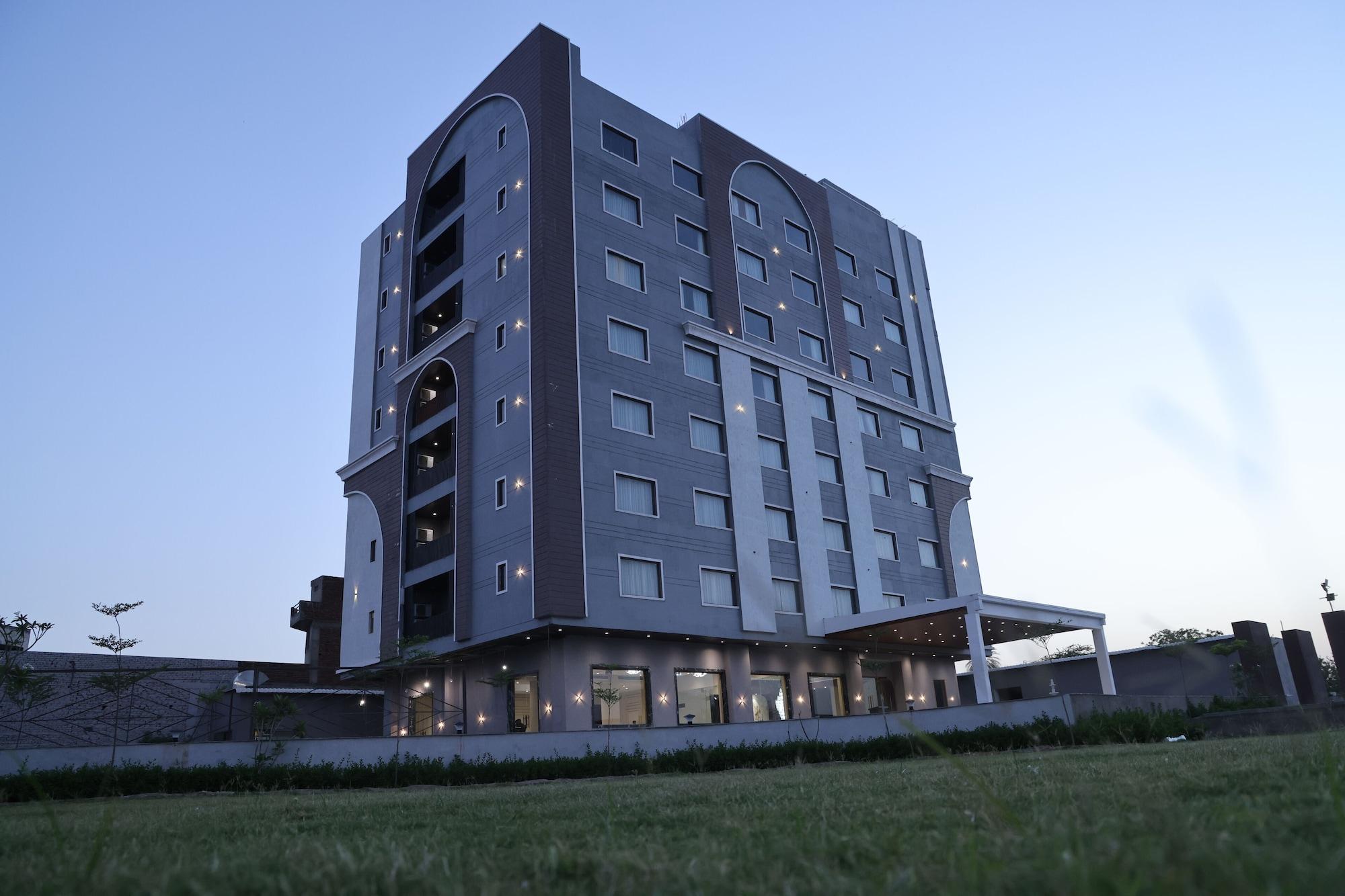 Vista Exterior Pallacia A Luxury Hotel