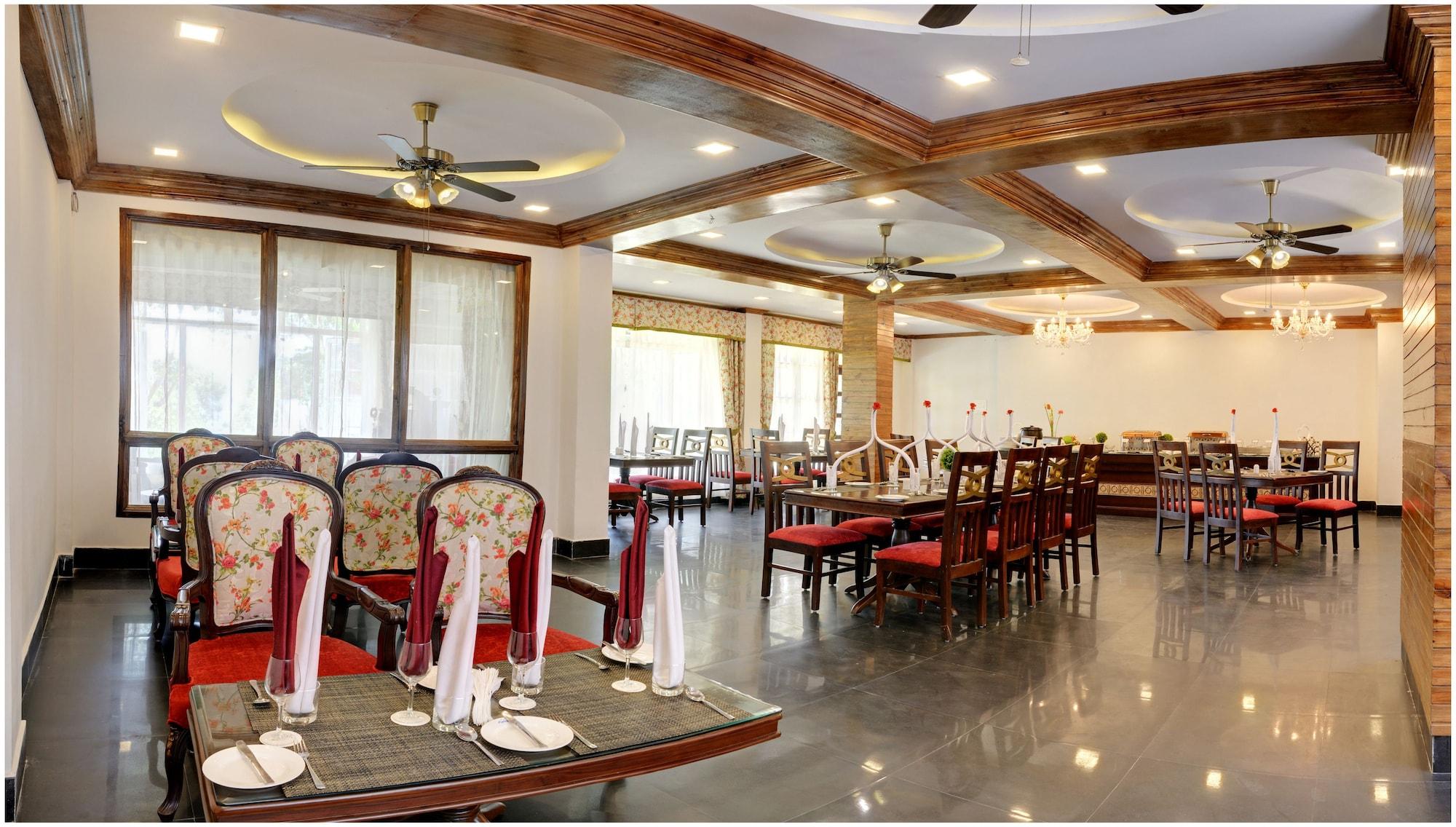 Restaurant Summit Barsana Resort & Spa