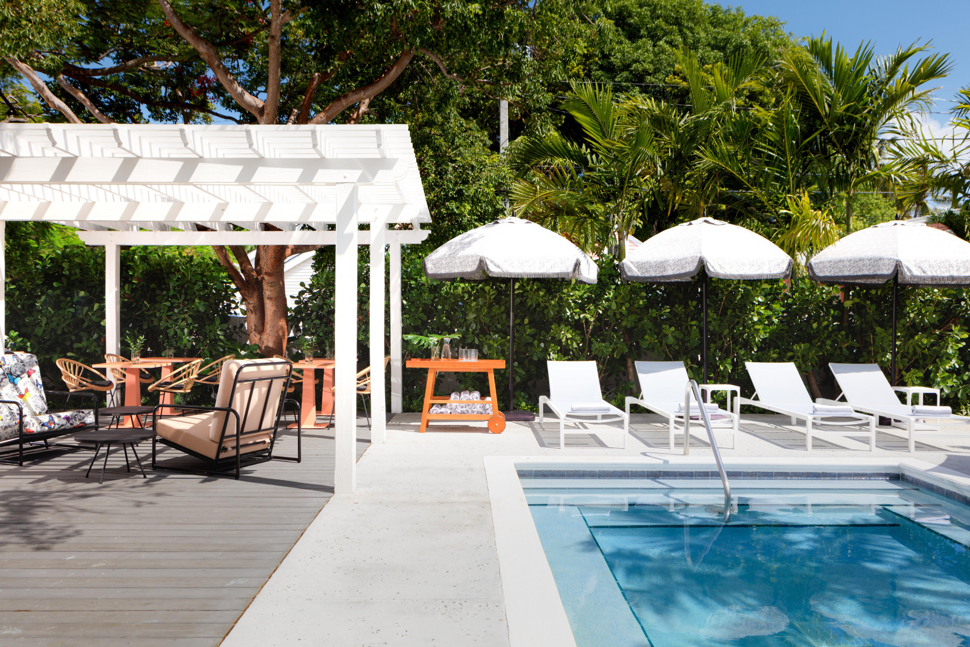 Vista Piscina Ella's Cottages
