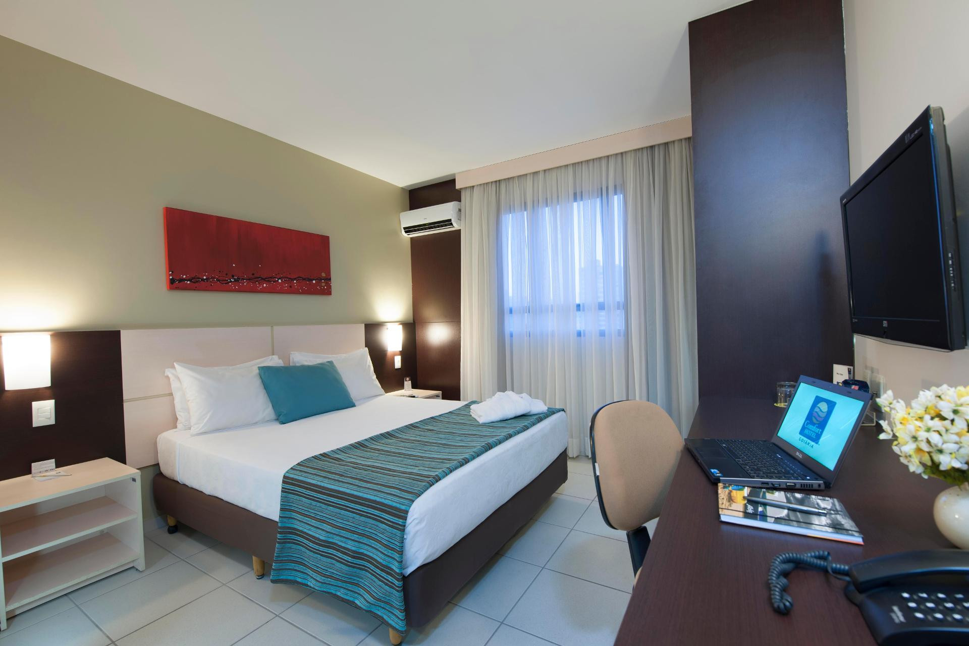 Guest room Comfort Hotel Goiânia